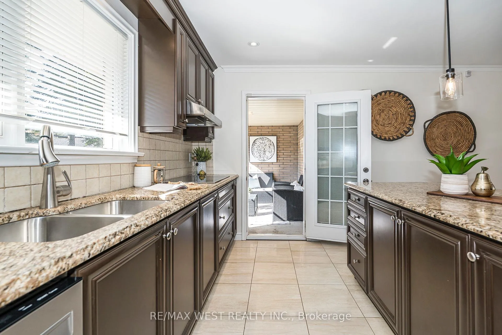 Photo 13 of 6 Prentice Court, Etobicoke, Willowridge-Martingrove-Richview — HOMEH