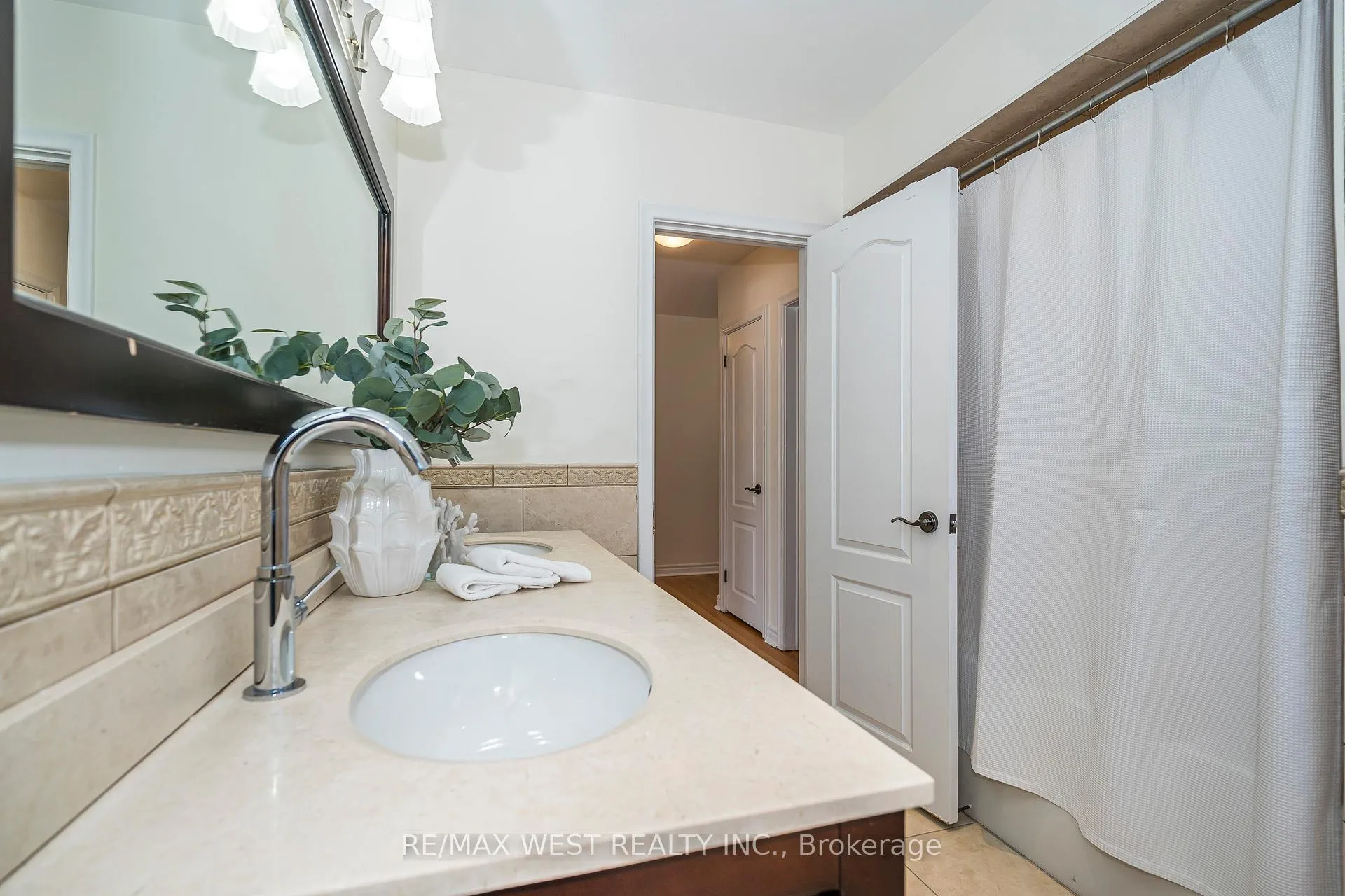 Photo 21 of 6 Prentice Court, Etobicoke, Willowridge-Martingrove-Richview — HOMEH