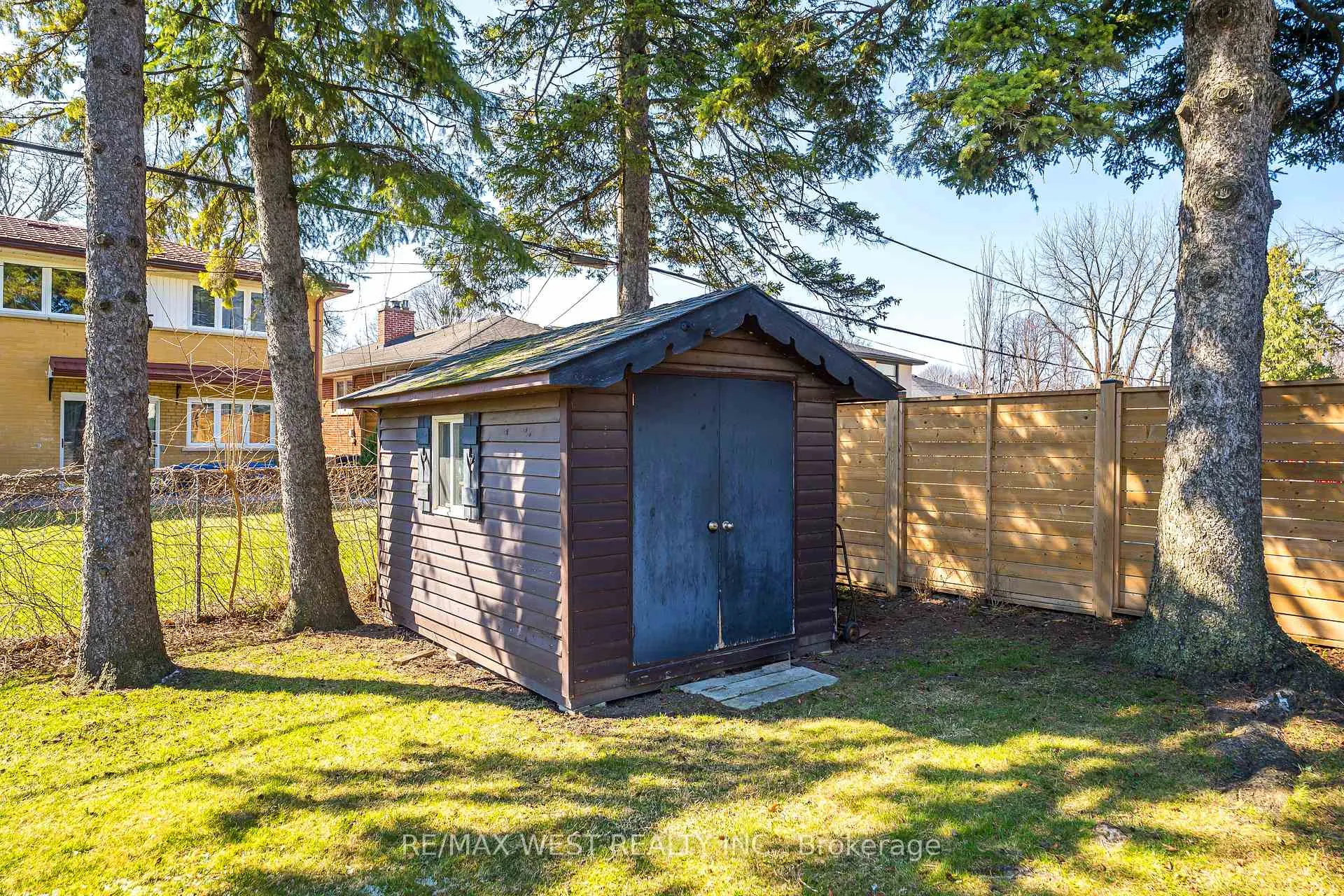 Photo 32 of 6 Prentice Court, Etobicoke, Willowridge-Martingrove-Richview — HOMEH