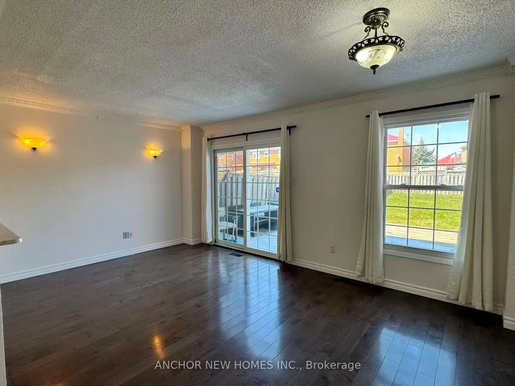 Photo 3 of 82 Sorrell Crescent, Markham, Milliken Mills East — HOMEH