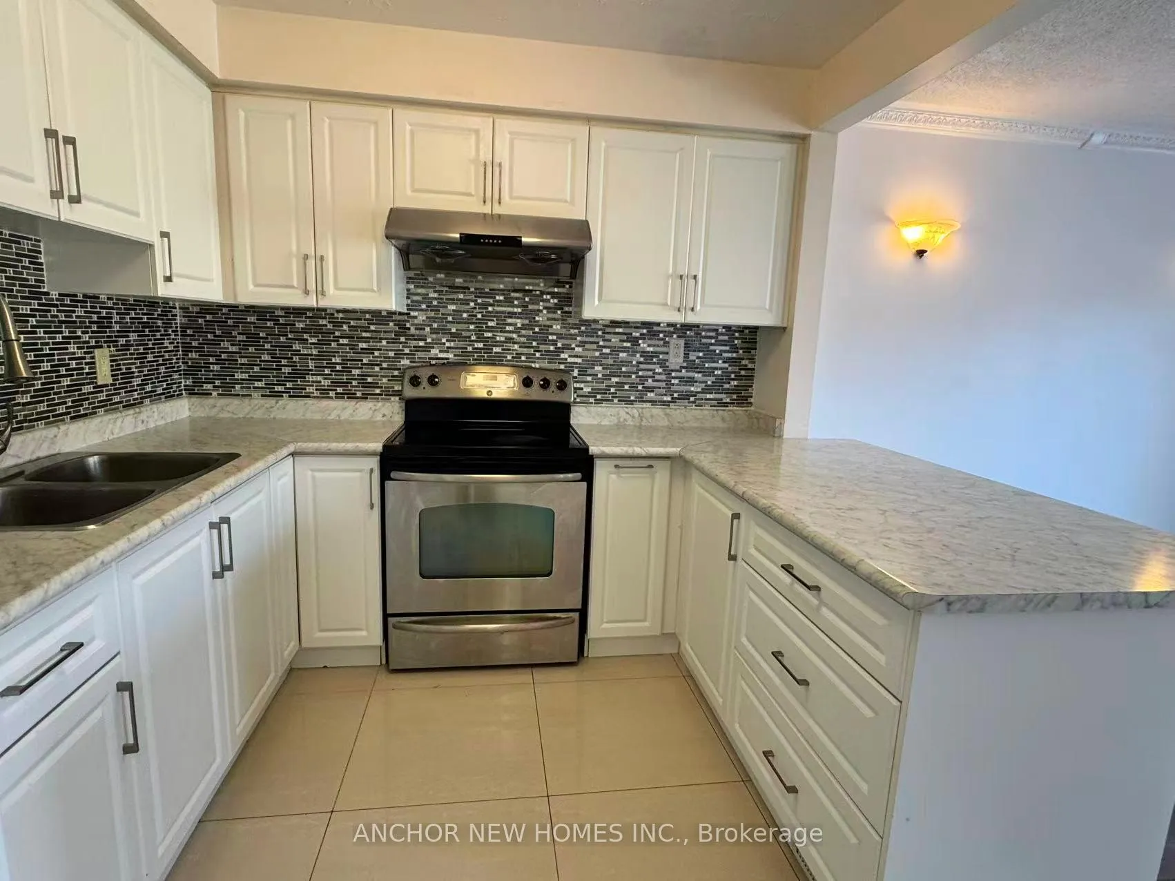 Photo 7 of 82 Sorrell Crescent, Markham, Milliken Mills East — HOMEH