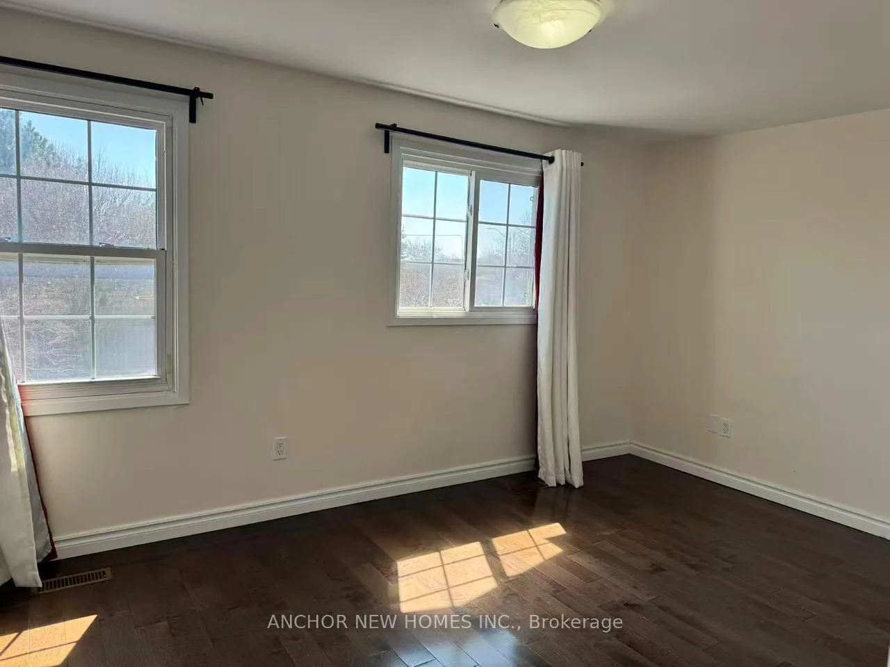Photo 9 of 82 Sorrell Crescent, Markham, Milliken Mills East — HOMEH