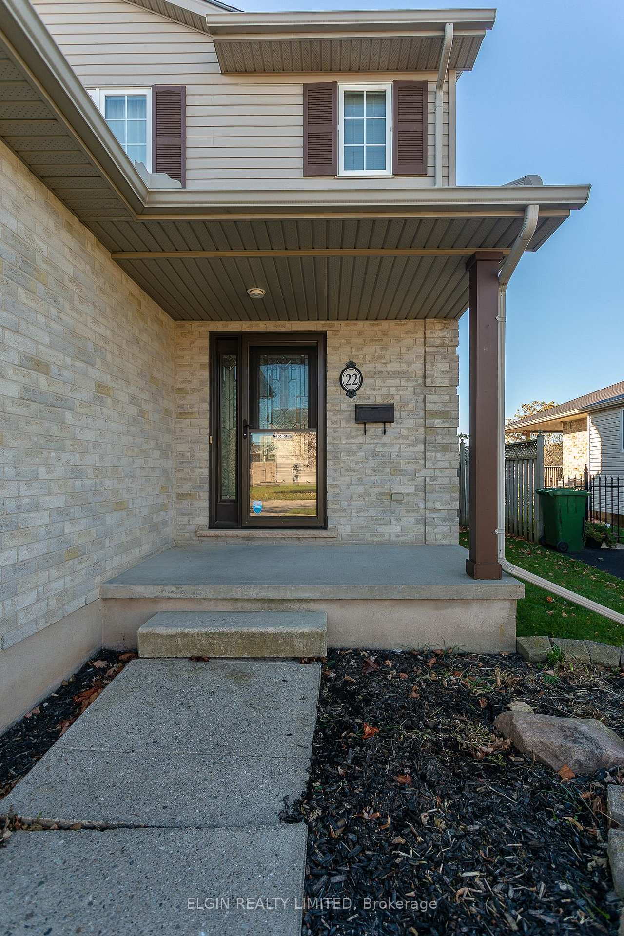 Photo 4 of 22 Cook Crescent, St. Thomas — HOMEH