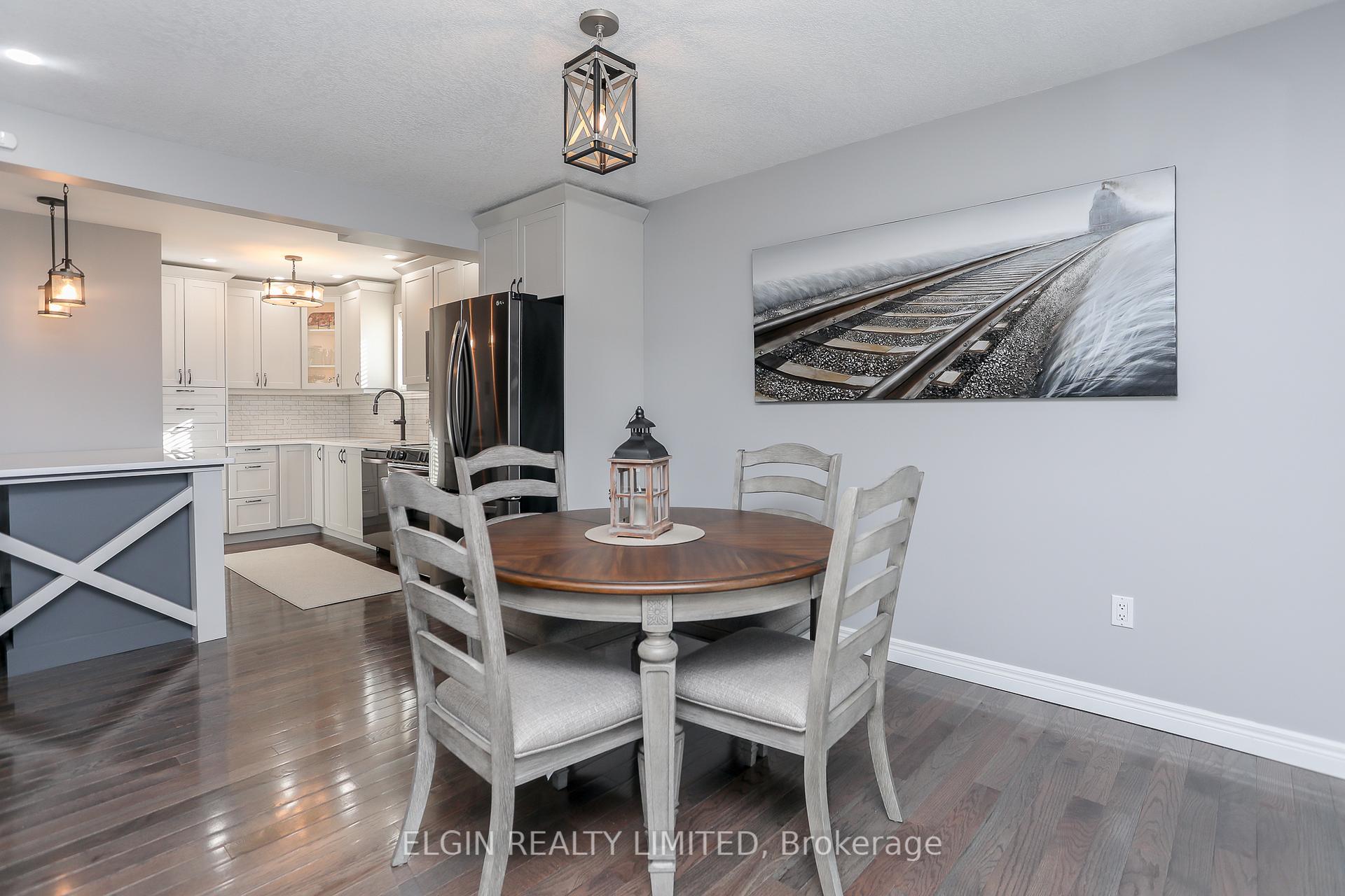 Photo 11 of 22 Cook Crescent, St. Thomas — HOMEH