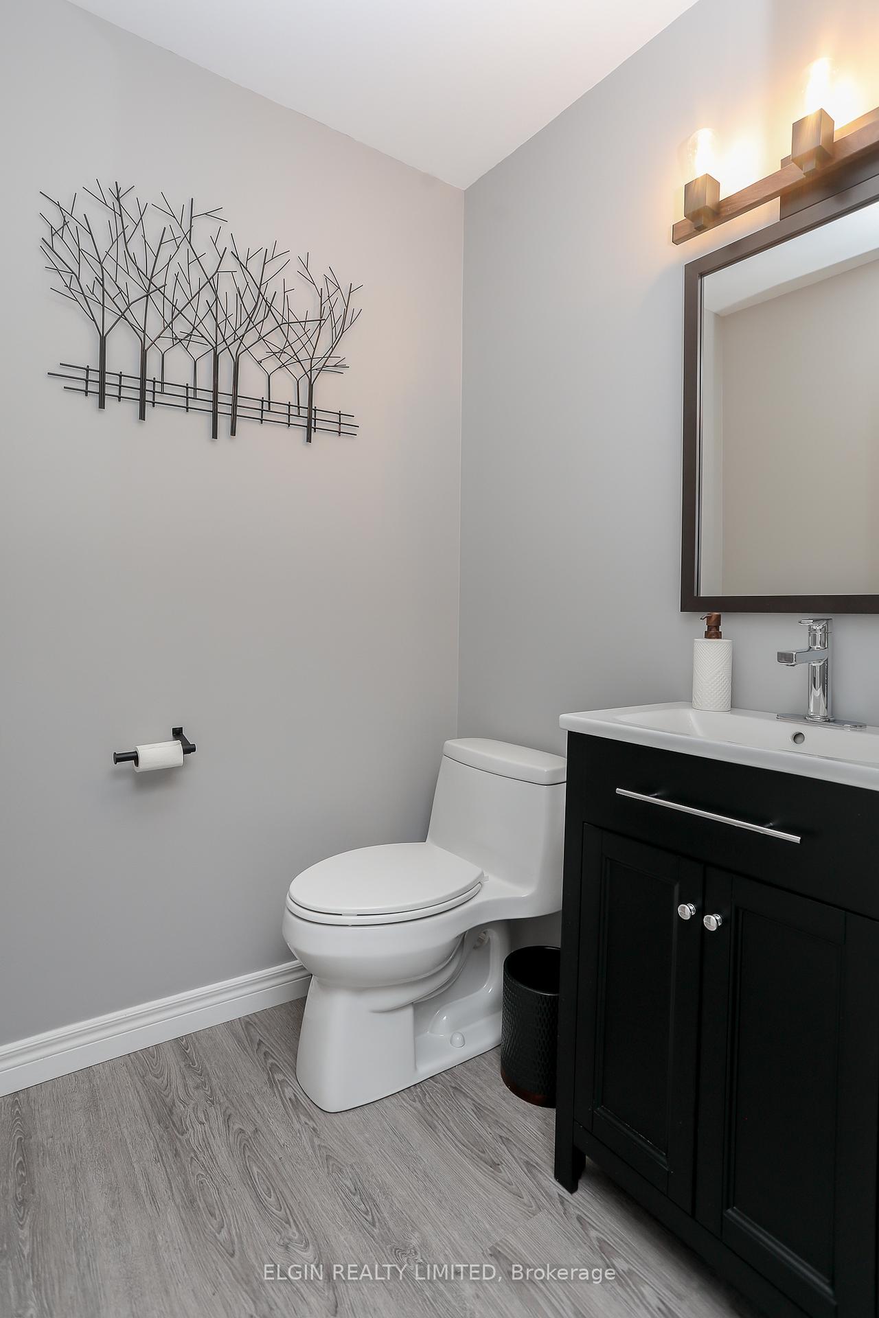 Photo 18 of 22 Cook Crescent, St. Thomas — HOMEH