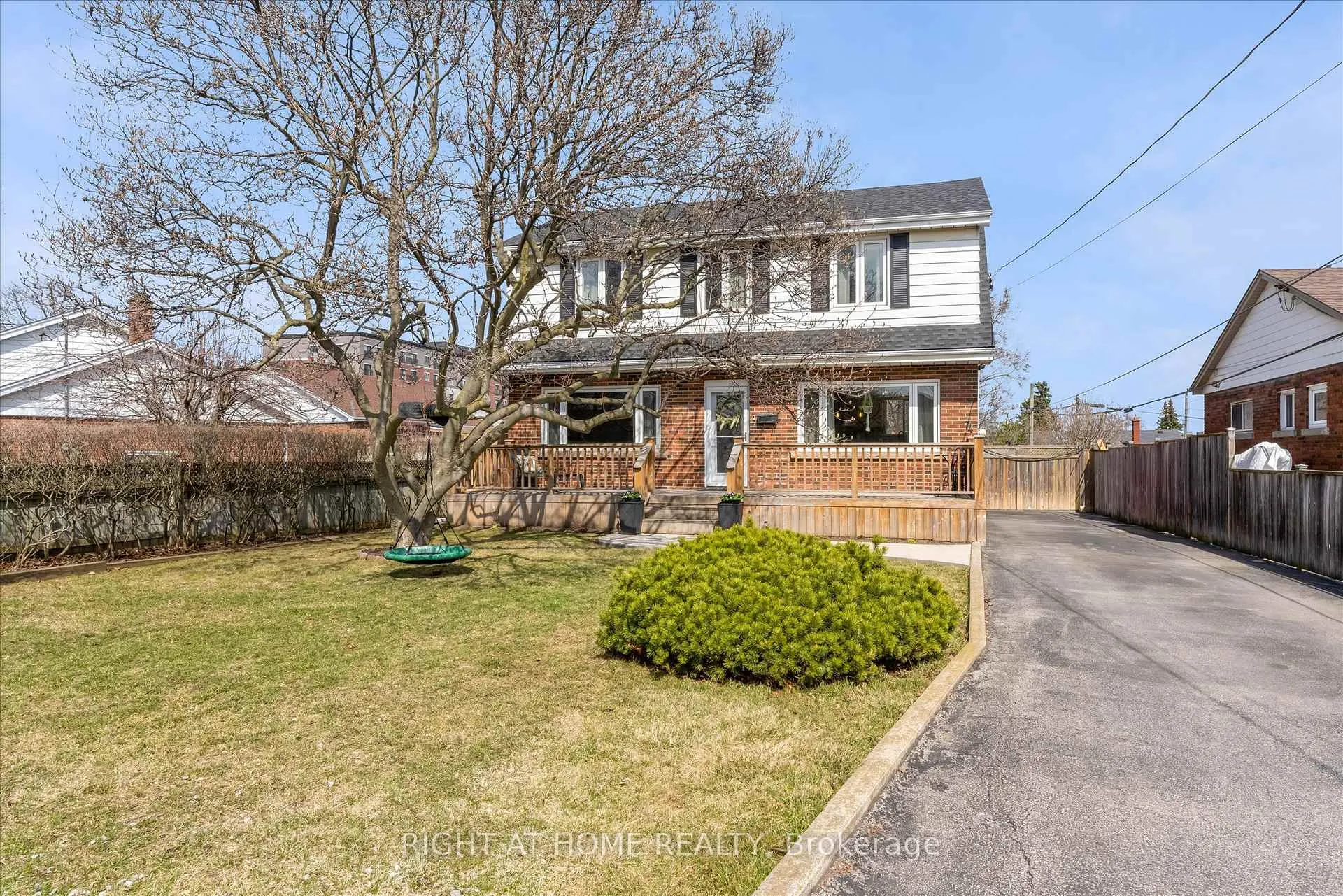 Photo 2 of 74 Glenview Drive, Hamilton, Stoney Creek — HOMEH