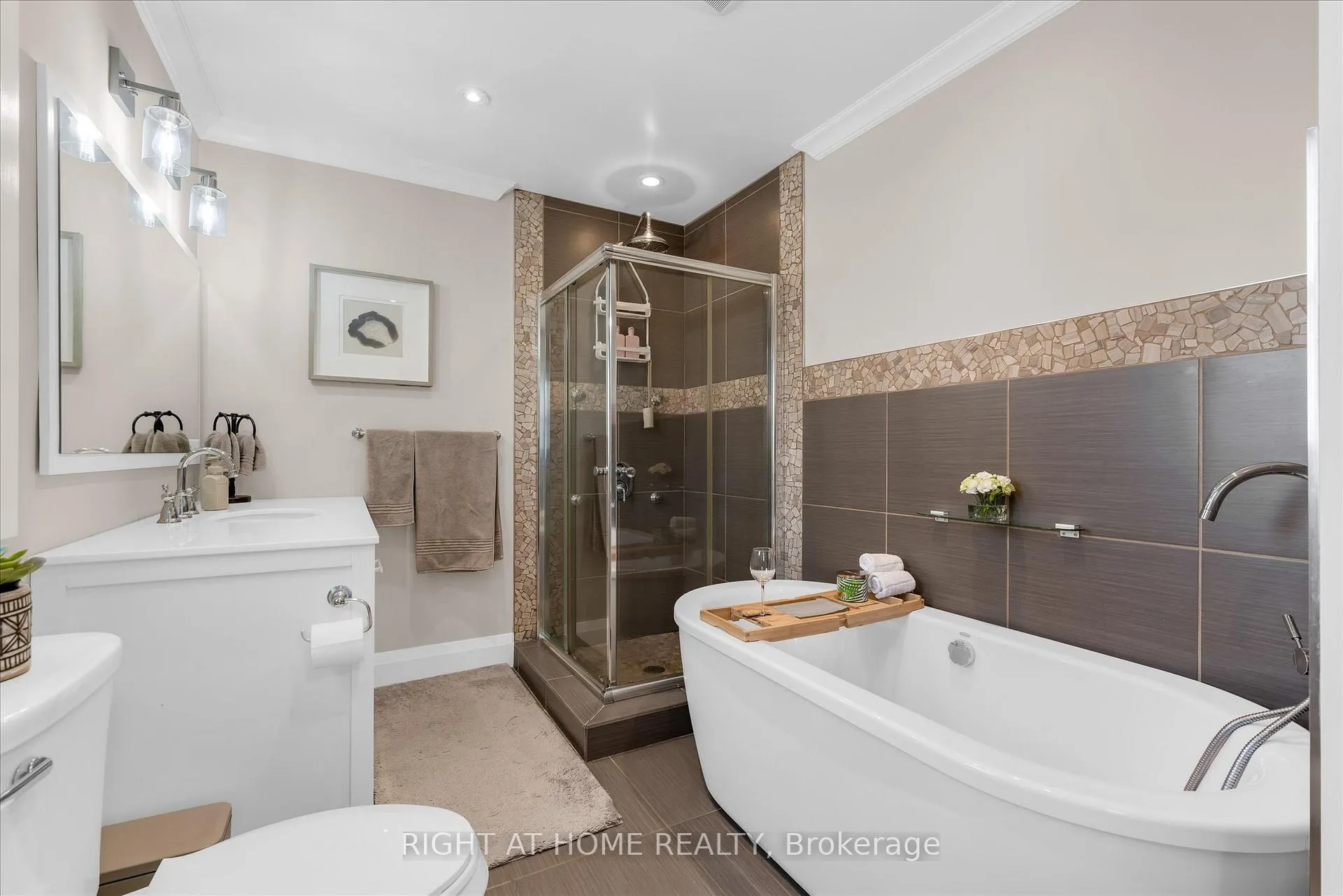 Photo 21 of 74 Glenview Drive, Hamilton, Stoney Creek — HOMEH