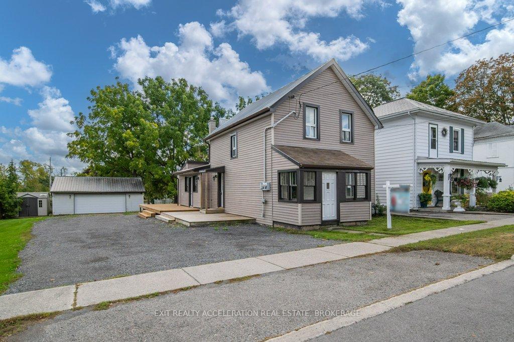 Photo 2 of 448 Thomas Street, Deseronto, Deseronto (Town) — HOMEH