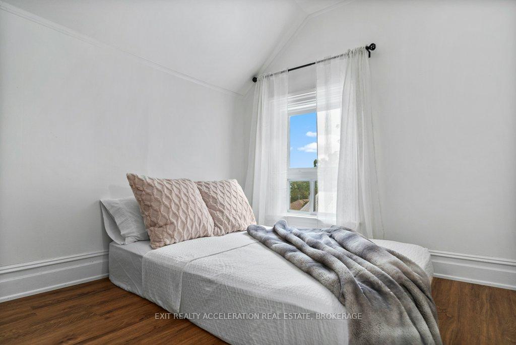 Photo 20 of 448 Thomas Street, Deseronto, Deseronto (Town) — HOMEH