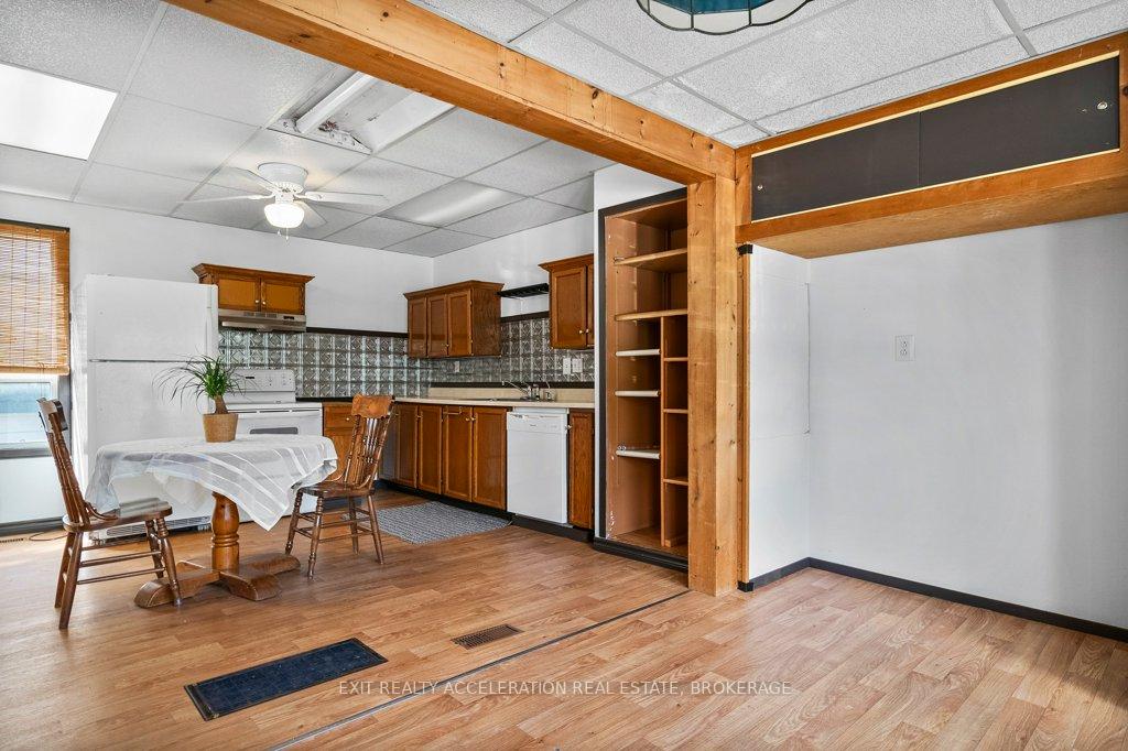 Photo 23 of 448 Thomas Street, Deseronto, Deseronto (Town) — HOMEH