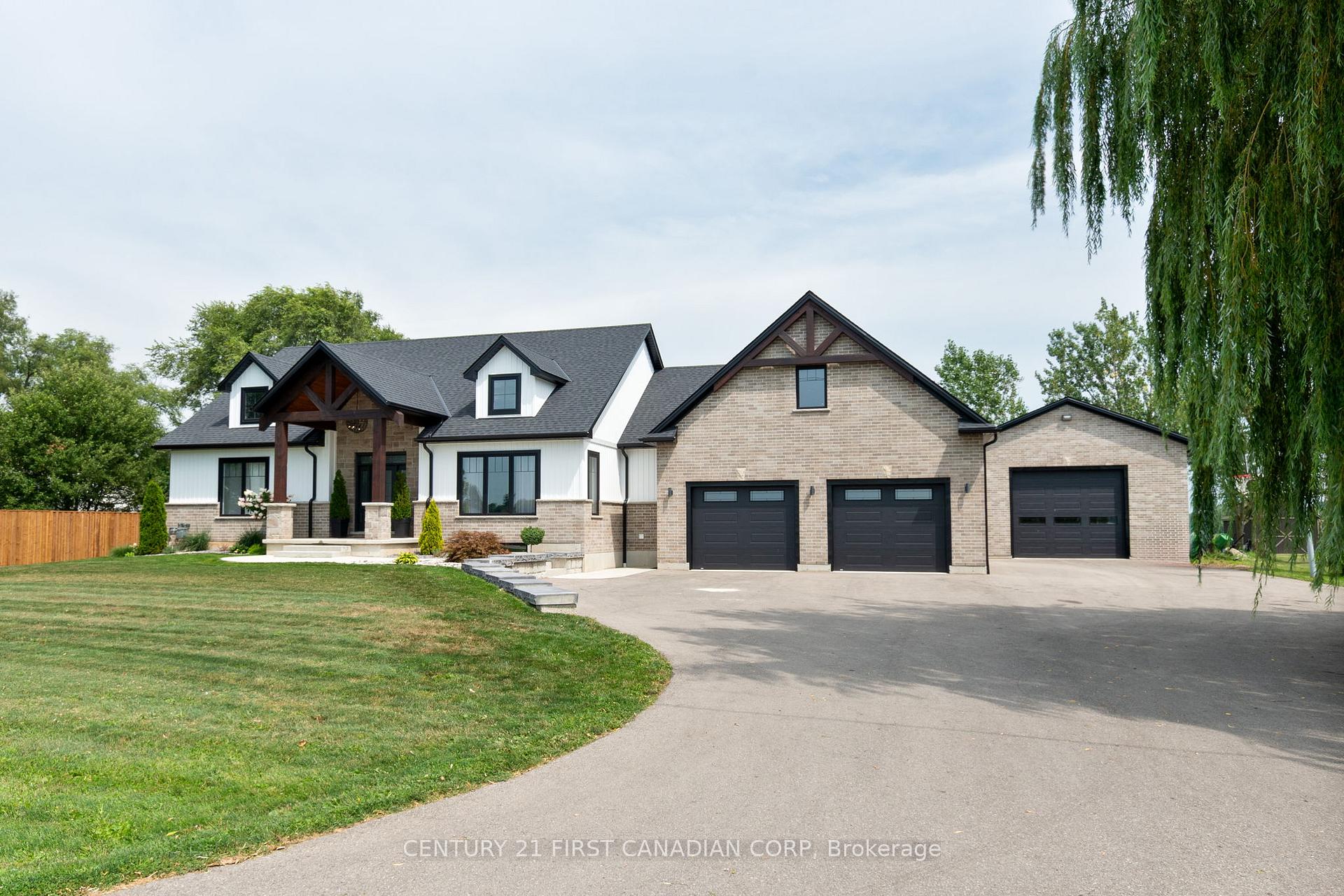 Photo 4 of 8848 Walker Road, Malahide, Rural Malahide — HOMEH