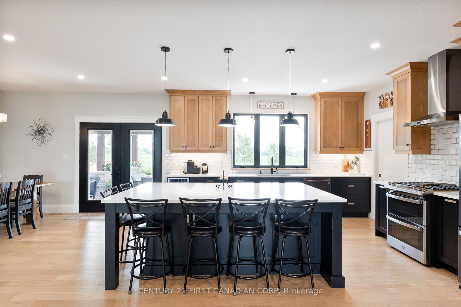 Photo 10 of 8848 Walker Road, Malahide, Rural Malahide — HOMEH
