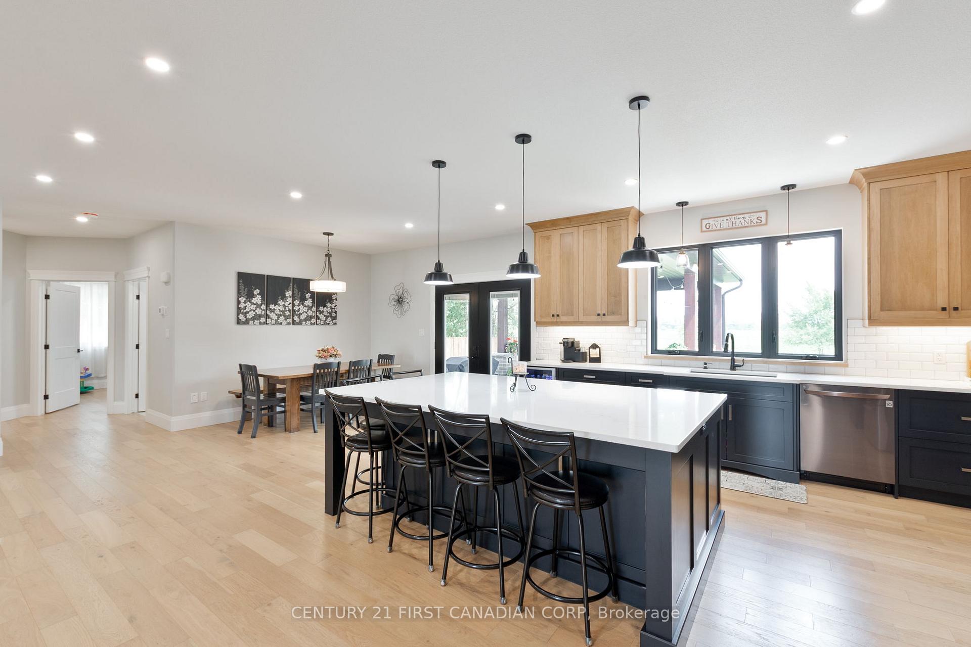 Photo 11 of 8848 Walker Road, Malahide, Rural Malahide — HOMEH
