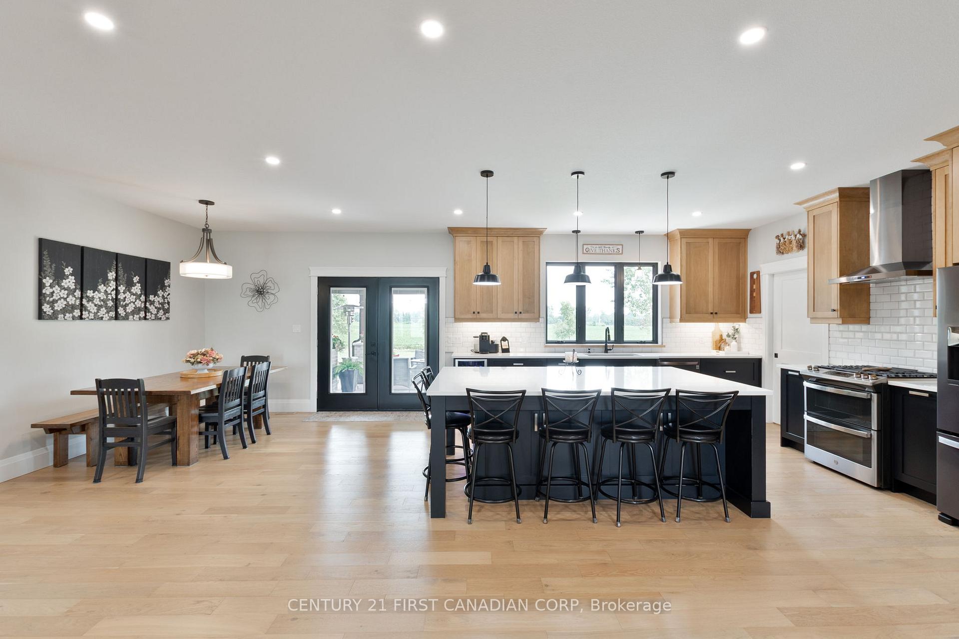 Photo 12 of 8848 Walker Road, Malahide, Rural Malahide — HOMEH