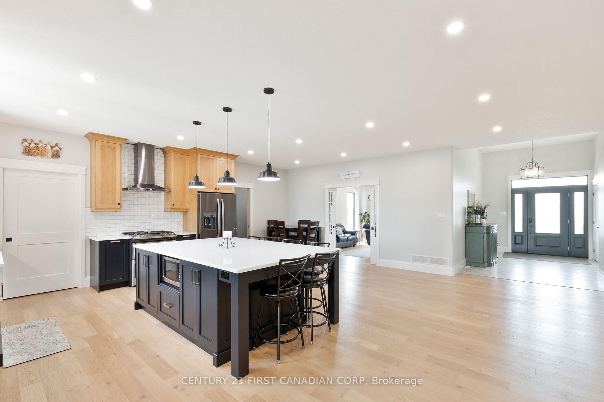 Photo 13 of 8848 Walker Road, Malahide, Rural Malahide — HOMEH
