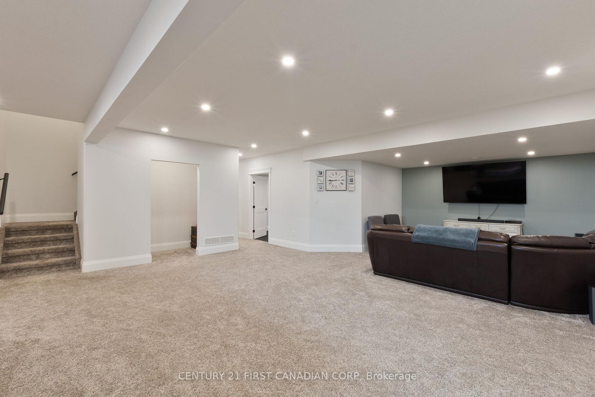 Photo 26 of 8848 Walker Road, Malahide, Rural Malahide — HOMEH