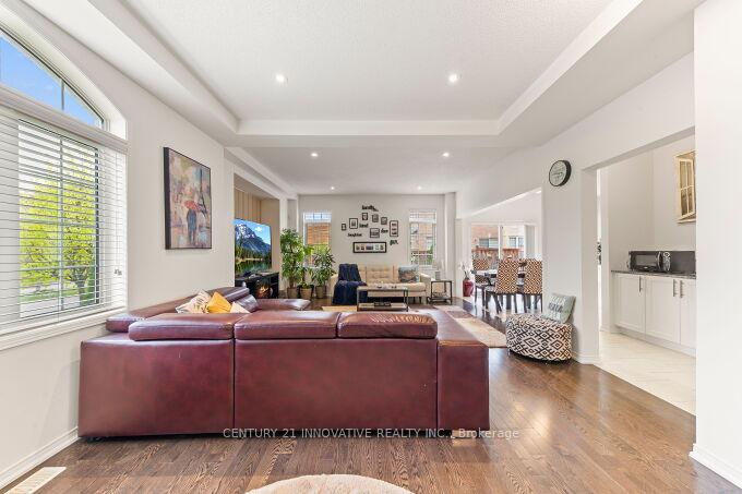 Photo 7 of 2 Raithby Crescent, Ajax, Central East — HOMEH