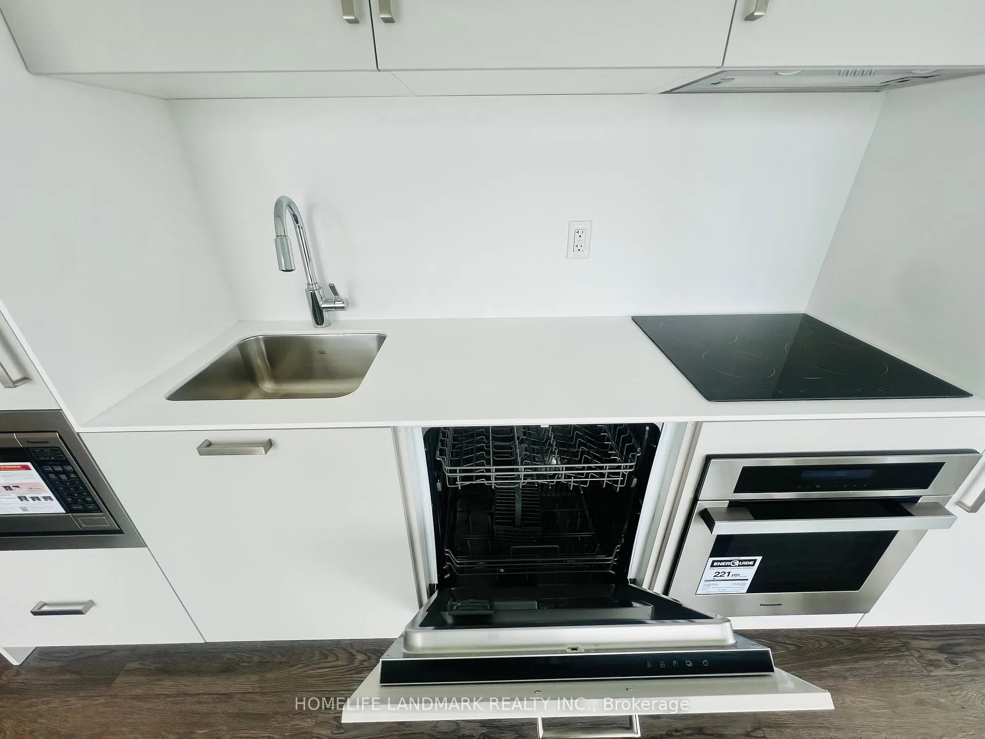 Photo 3 of Unit 4610, 88 Queen Street E, Toronto, Church-Yonge Corridor — HOMEH