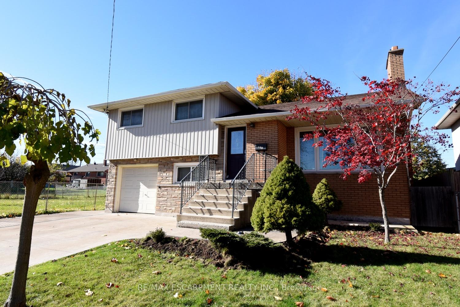 Photo 3 of 152 West 4th Street, Hamilton, Bonnington — HOMEH