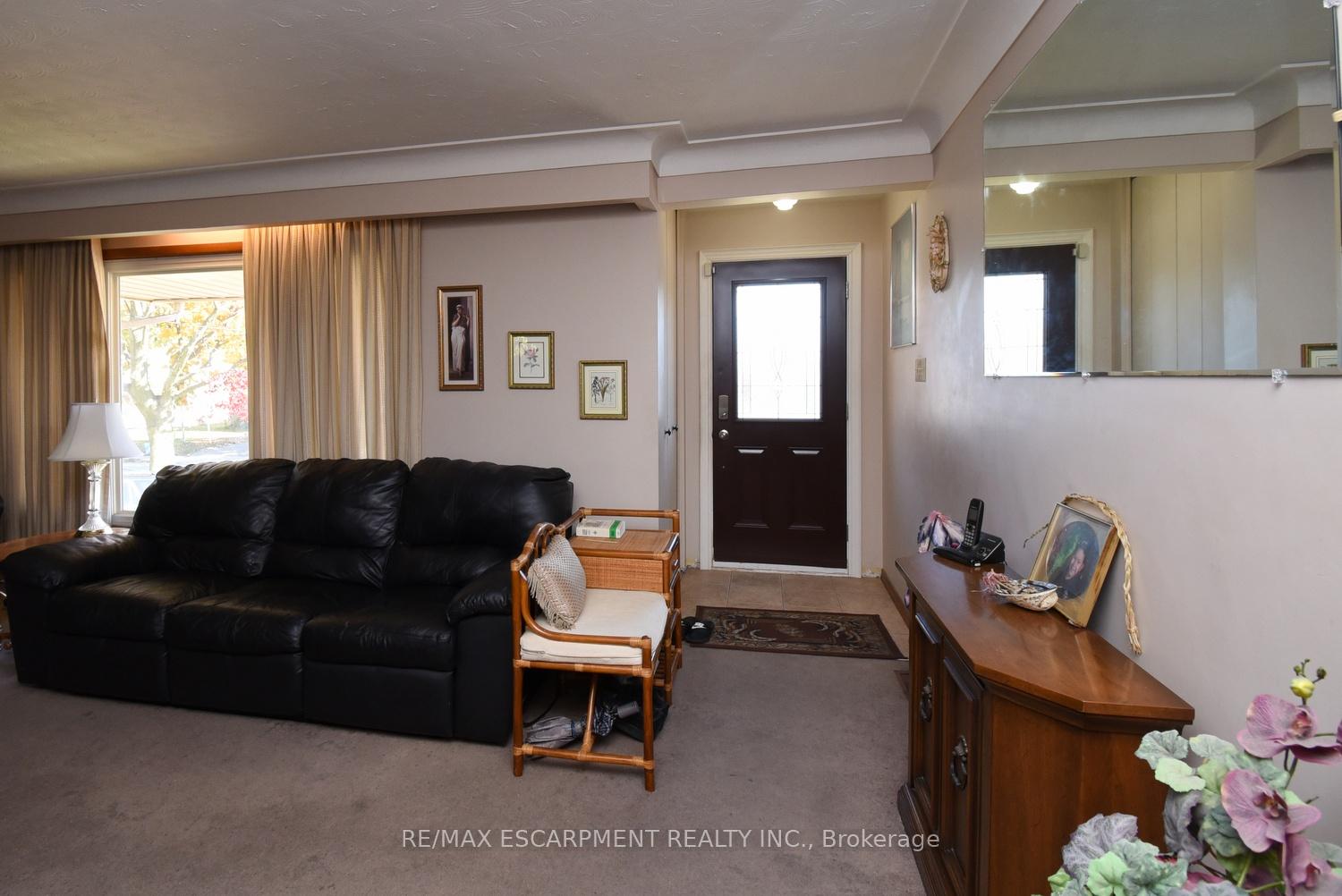 Photo 4 of 152 West 4th Street, Hamilton, Bonnington — HOMEH