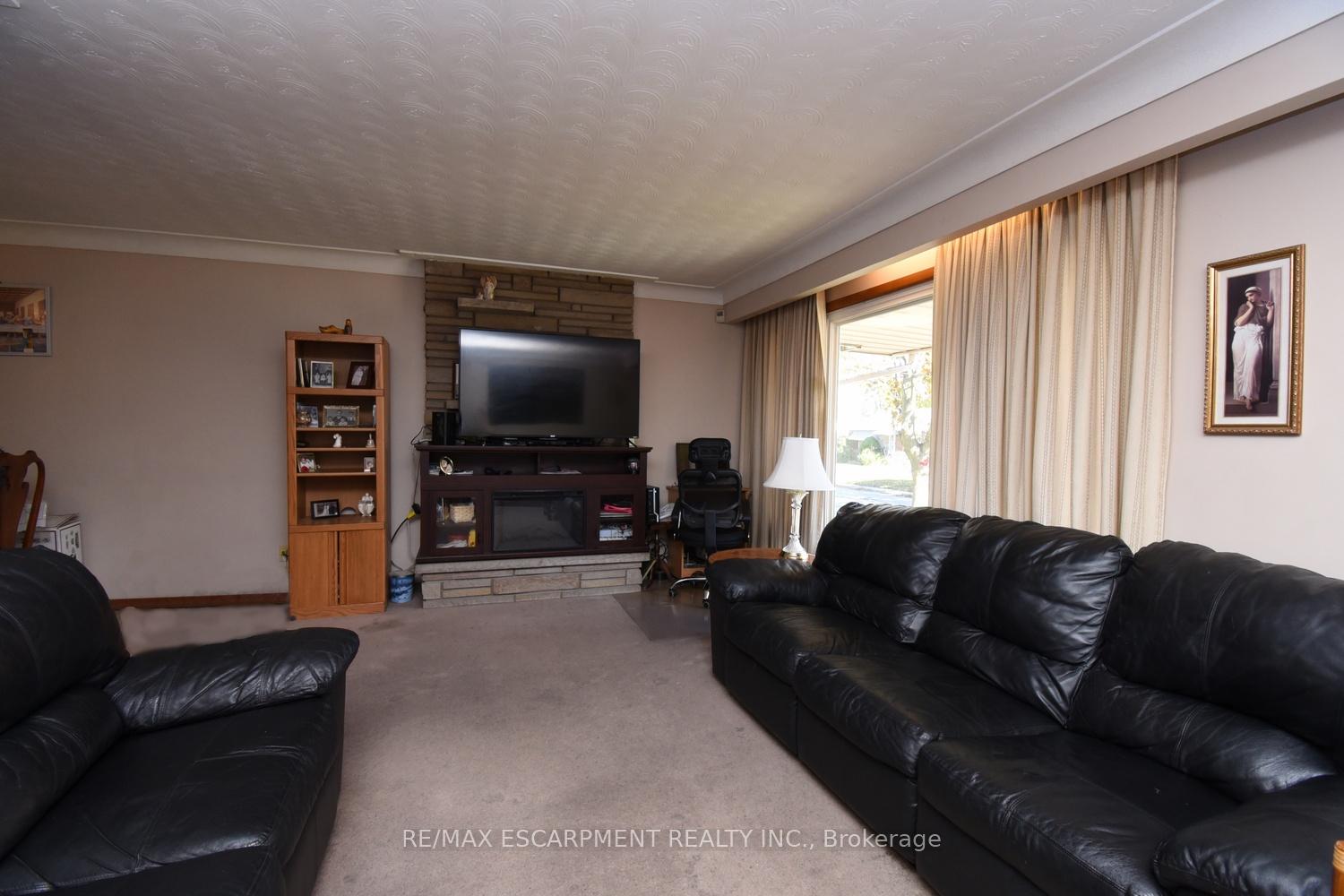 Photo 5 of 152 West 4th Street, Hamilton, Bonnington — HOMEH