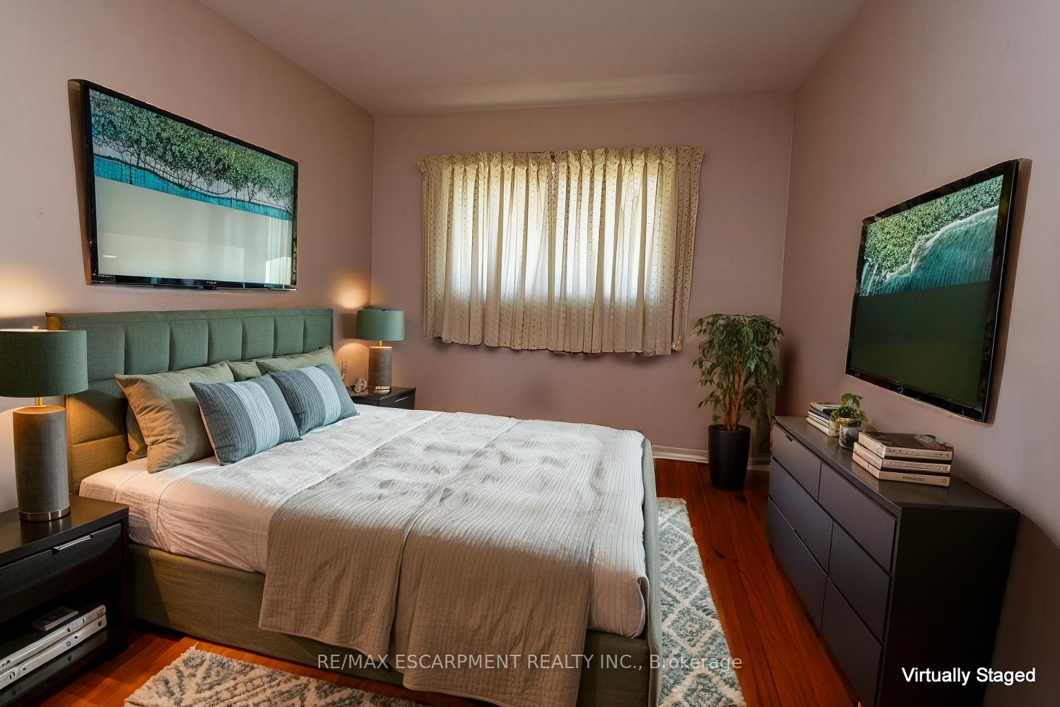Photo 13 of 152 West 4th Street, Hamilton, Bonnington — HOMEH