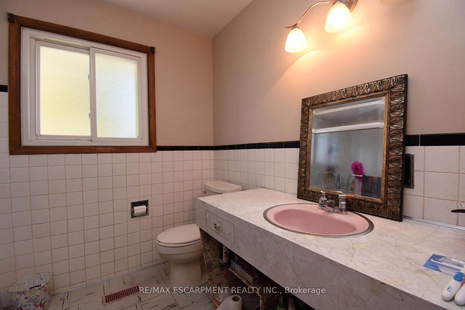 Photo 15 of 152 West 4th Street, Hamilton, Bonnington — HOMEH