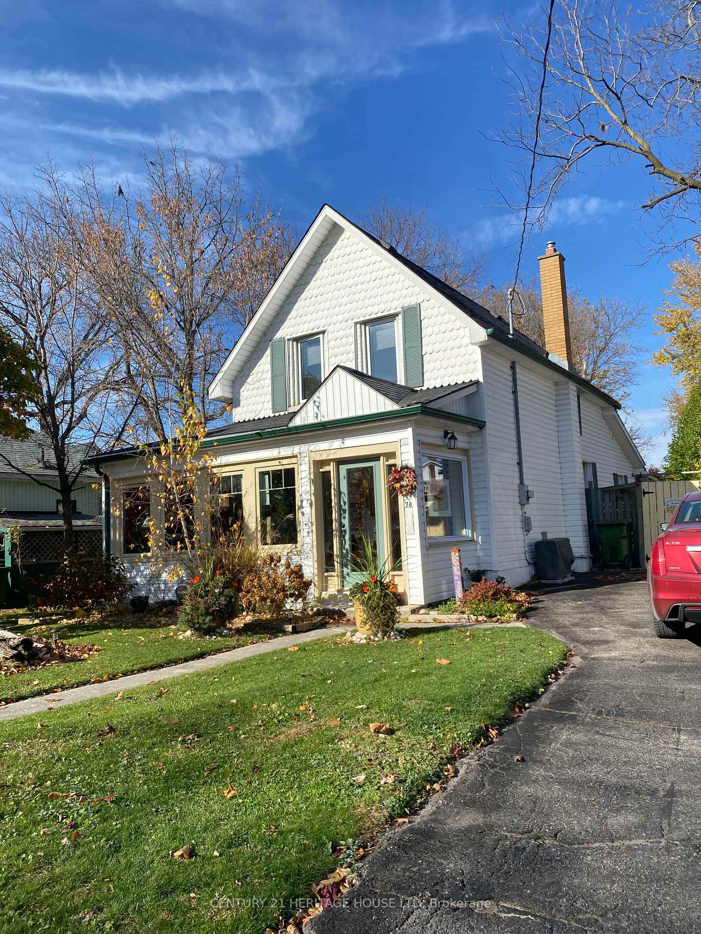 Photo 2 of 78 Forest Avenue, St. Thomas — HOMEH
