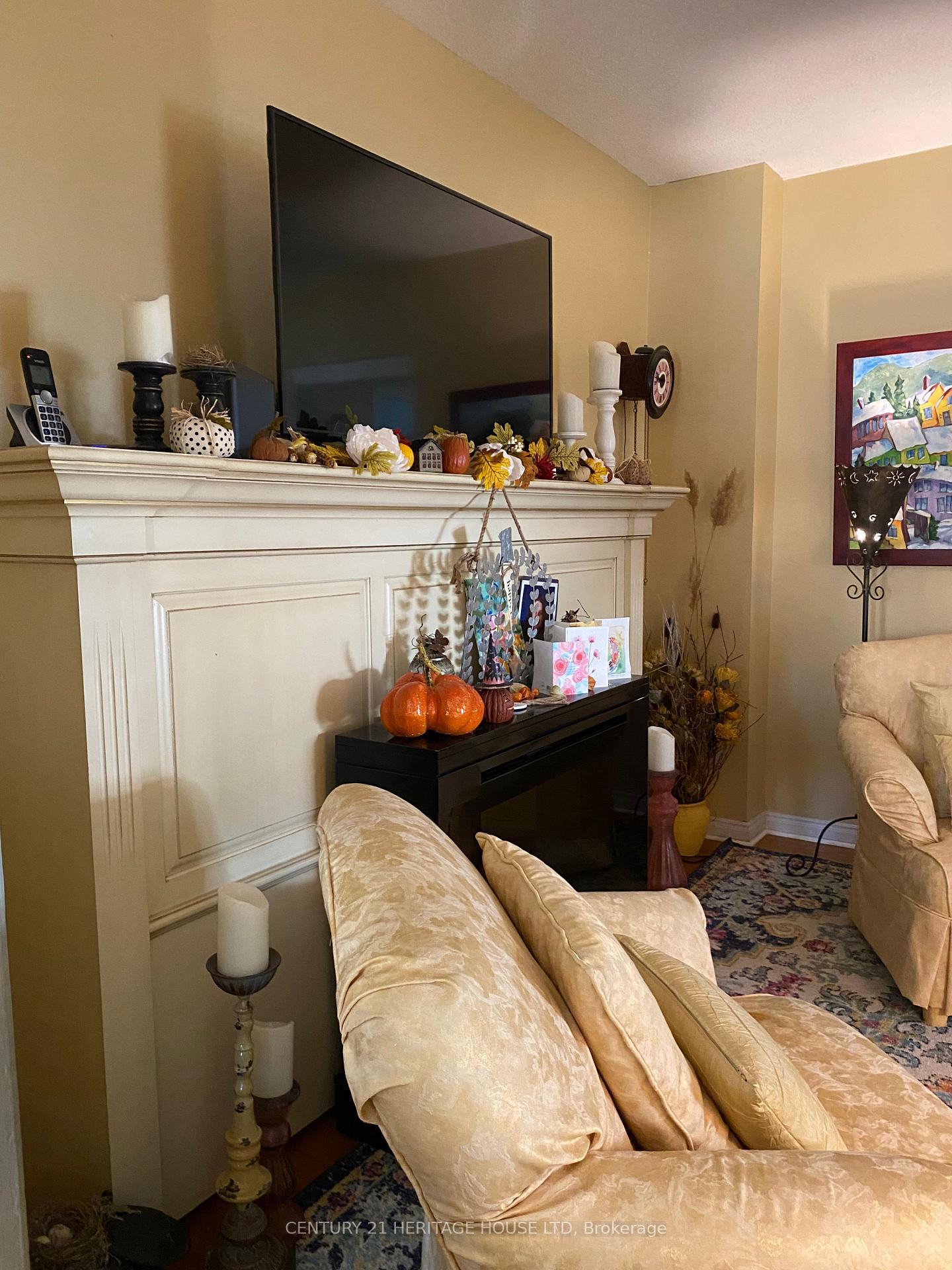 Photo 8 of 78 Forest Avenue, St. Thomas — HOMEH