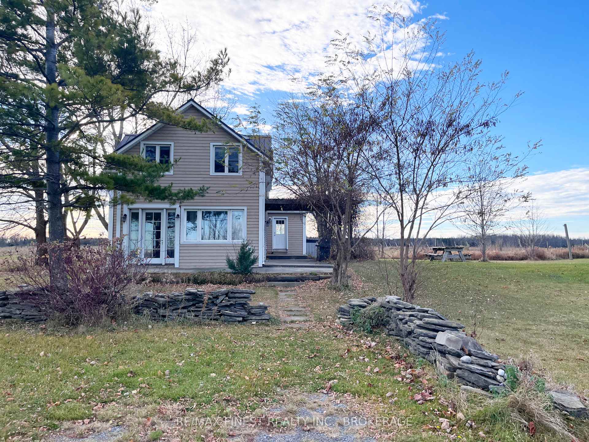 Photo 22 of 11945 Front Road, Frontenac Islands, The Islands — HOMEH