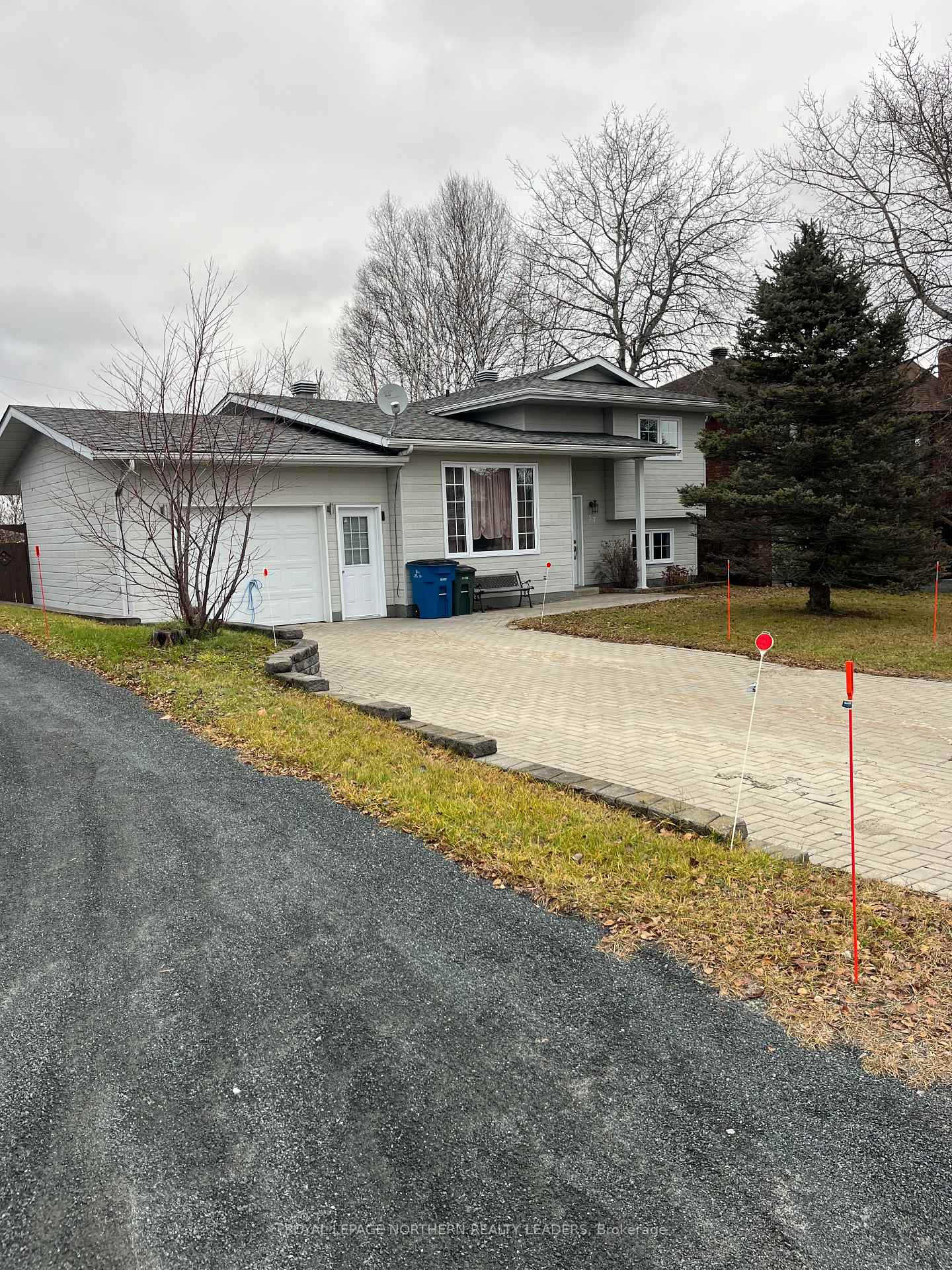 Photo 1 of 37 Algonquin Road, Cochrane — HOMEH
