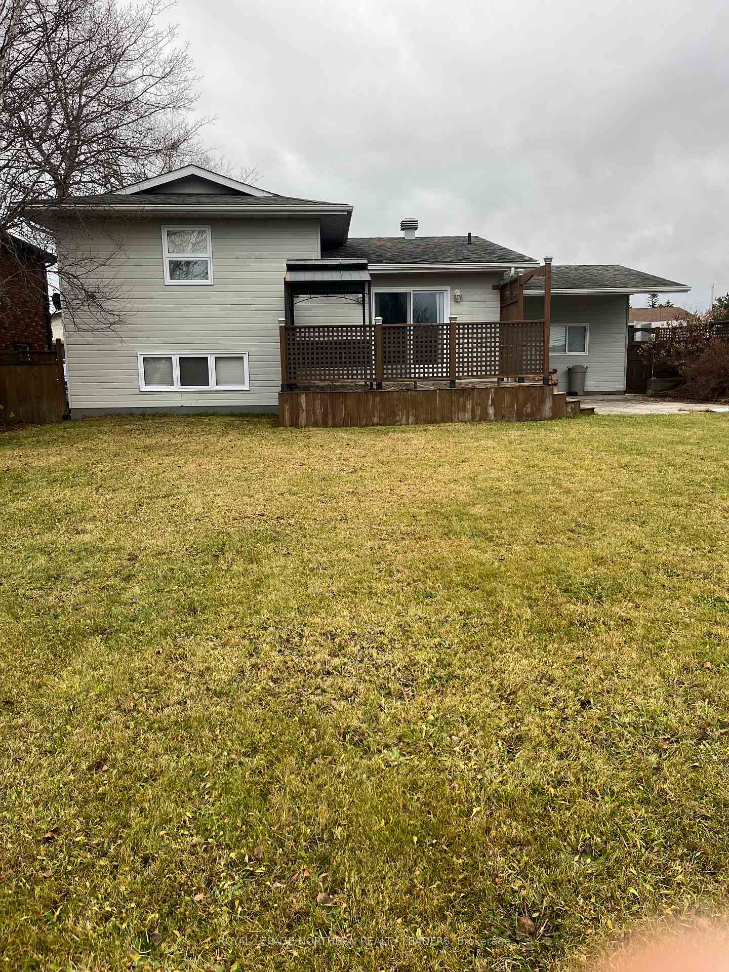 Photo 20 of 37 Algonquin Road, Cochrane — HOMEH