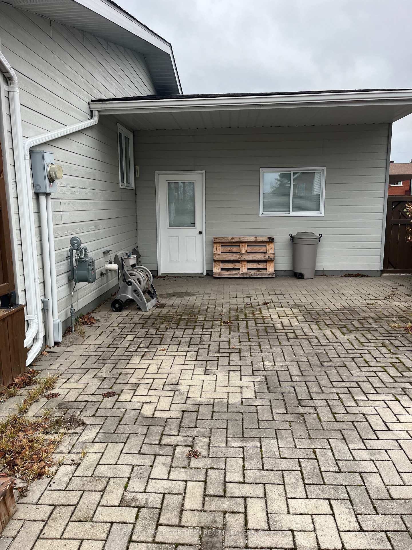 Photo 22 of 37 Algonquin Road, Cochrane — HOMEH