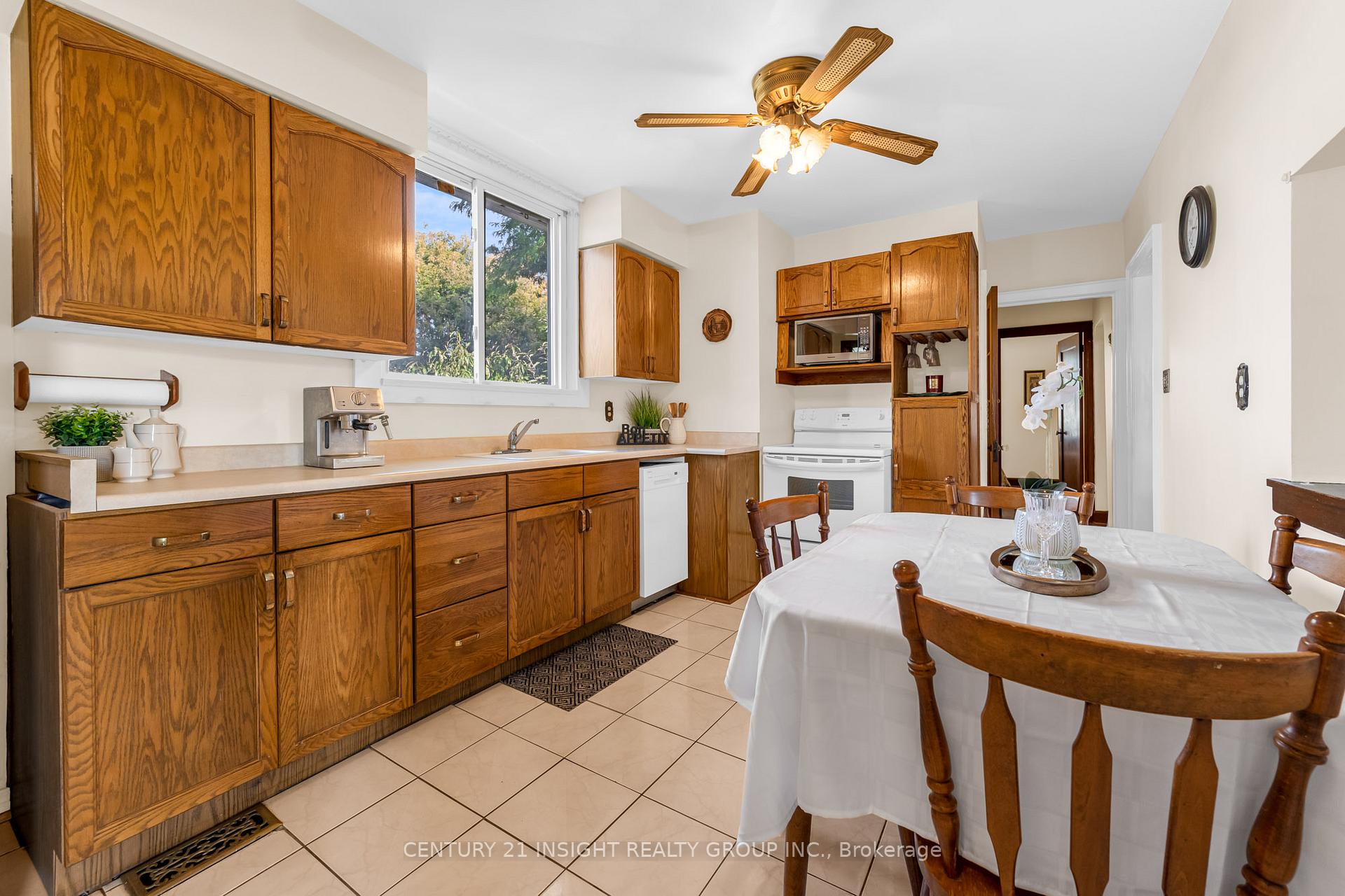 Photo 9 of 155 Walter Avenue S, Hamilton, Glenview — HOMEH