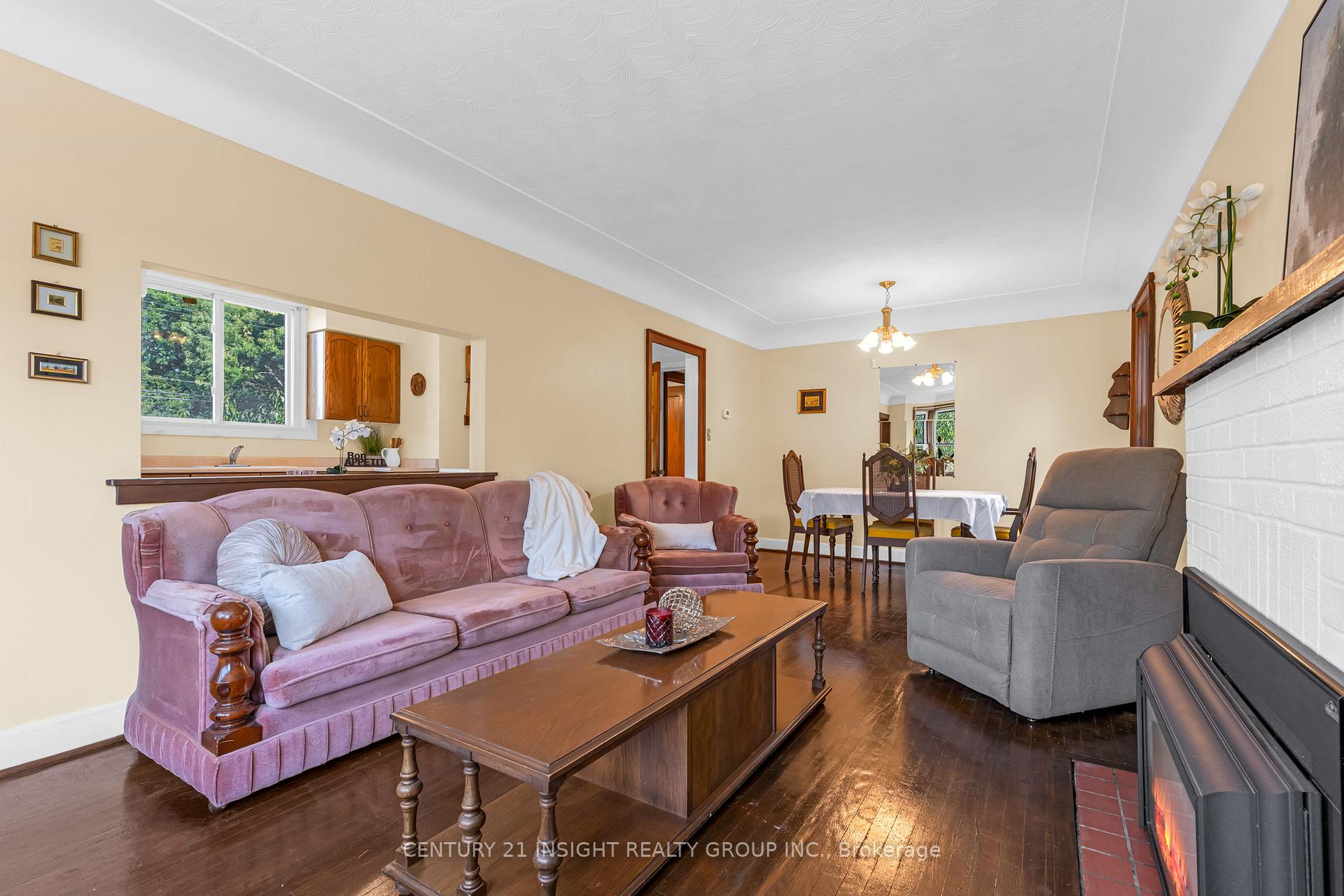 Photo 12 of 155 Walter Avenue S, Hamilton, Glenview — HOMEH