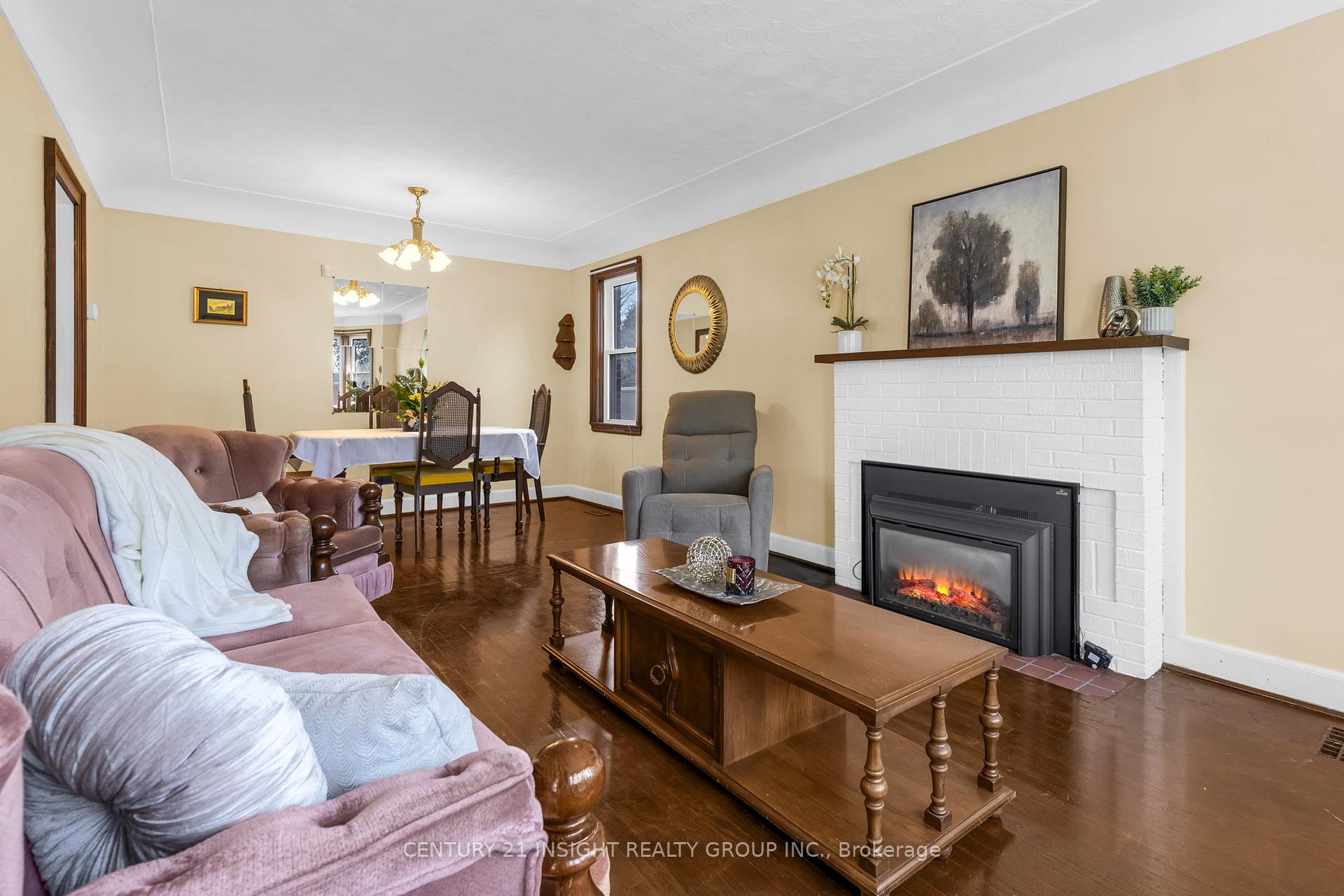 Photo 13 of 155 Walter Avenue S, Hamilton, Glenview — HOMEH