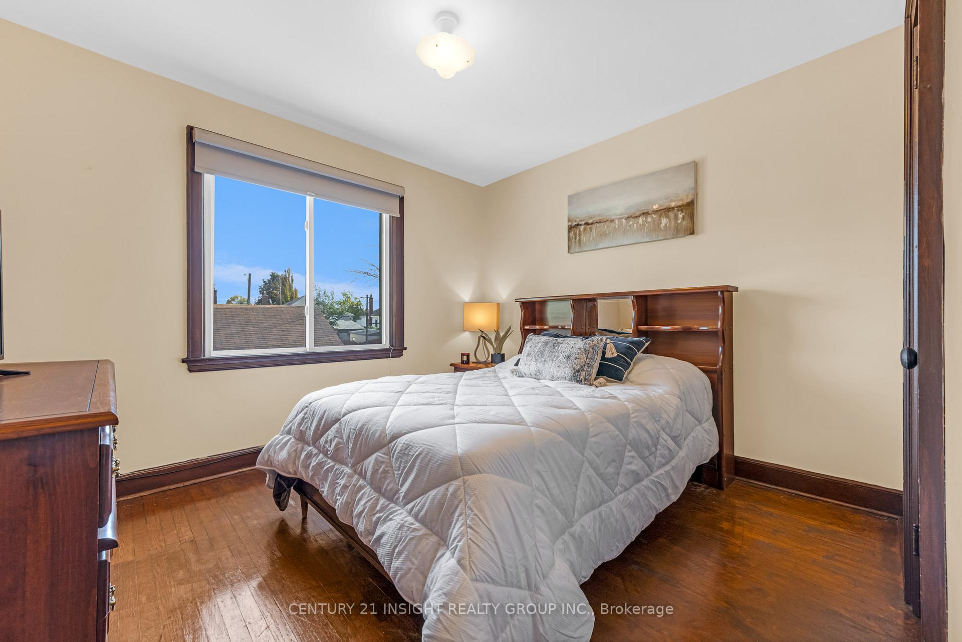 Photo 17 of 155 Walter Avenue S, Hamilton, Glenview — HOMEH