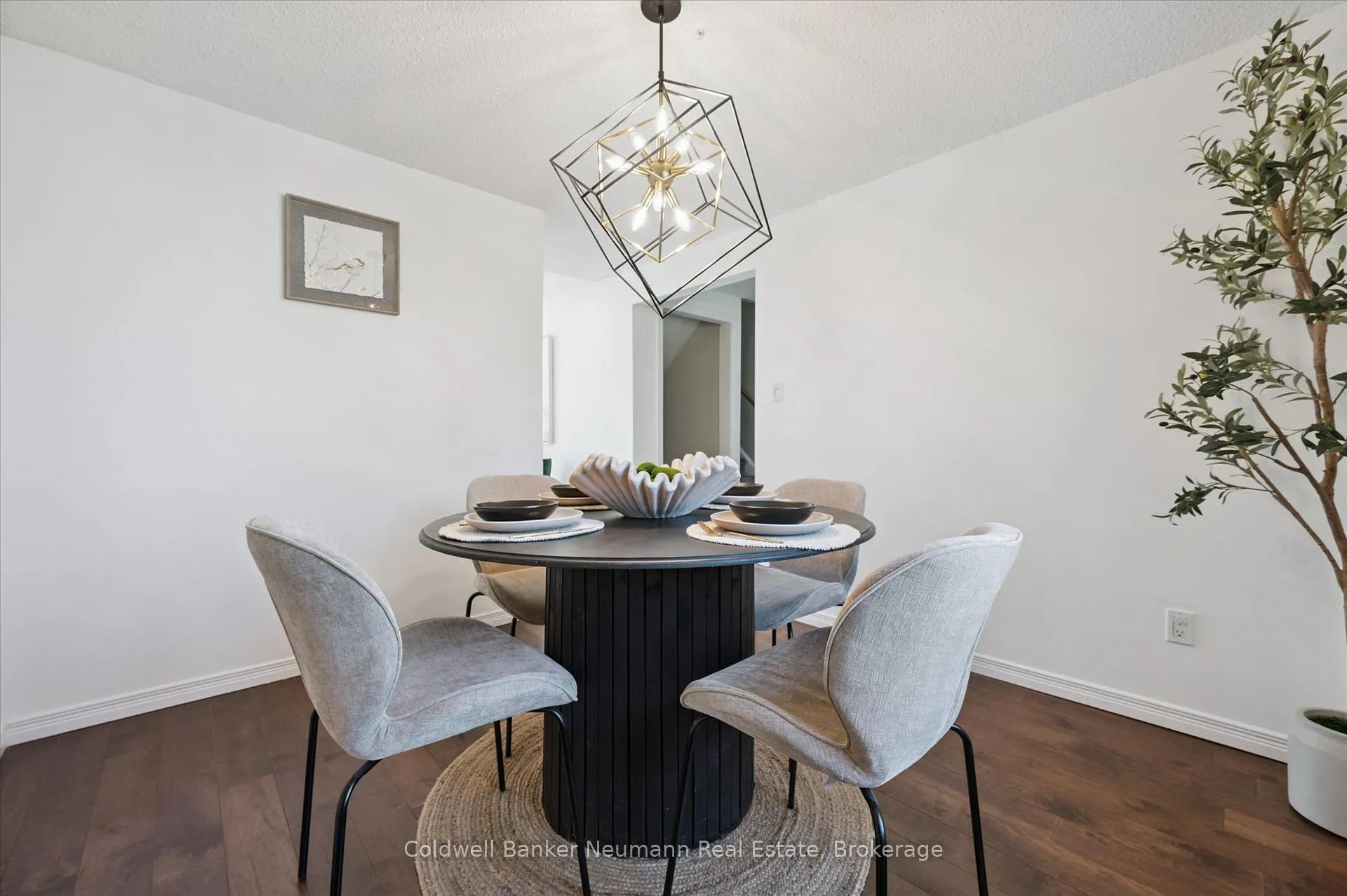 Photo 13 of 73 Pathfinder Crescent, Kitchener, Pioneer Park — HOMEH