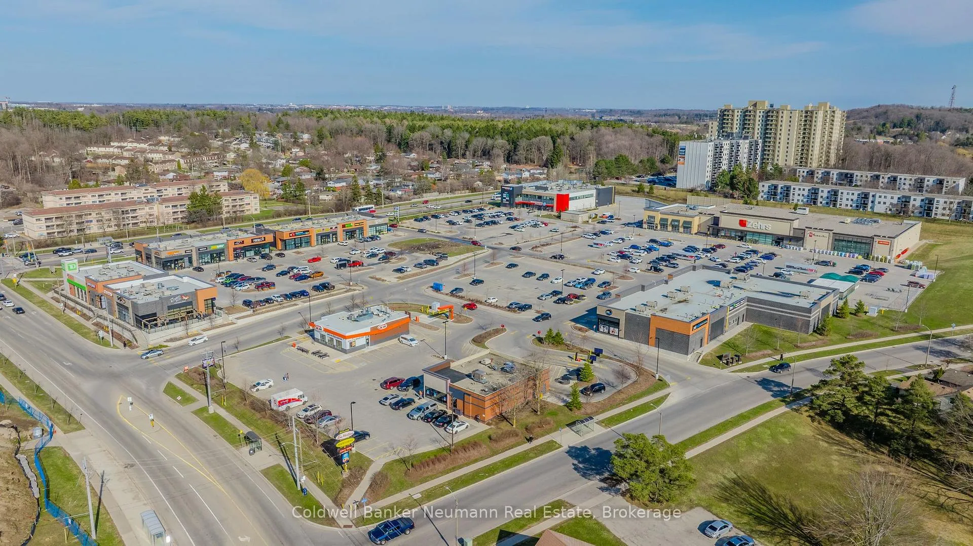 Photo 45 of 73 Pathfinder Crescent, Kitchener, Pioneer Park — HOMEH