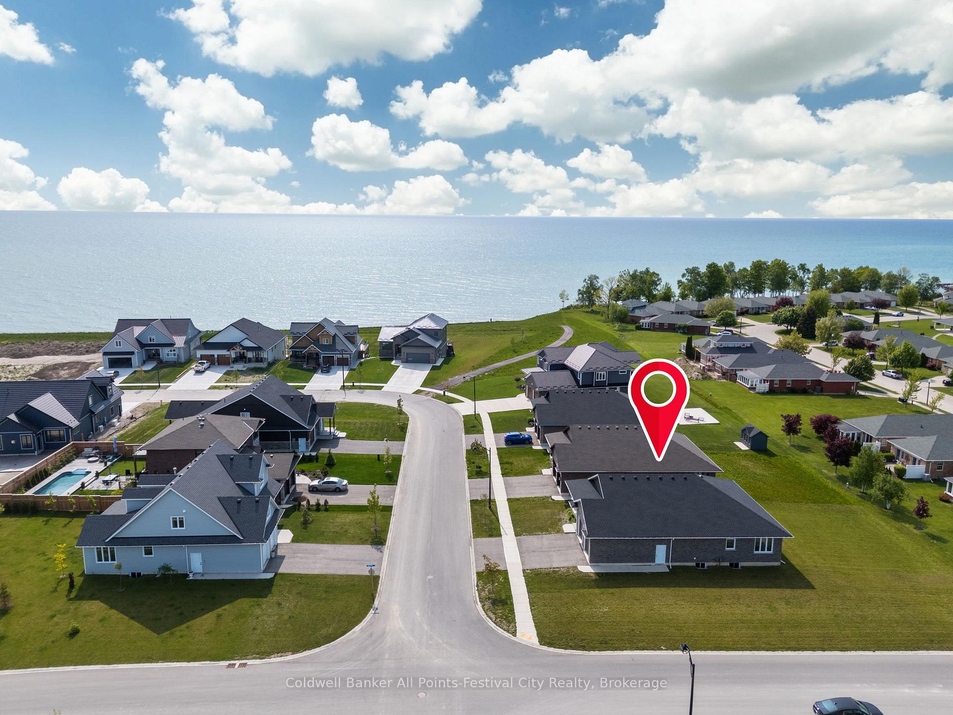 Photo 2 of 432 Coast Drive S, Goderich, Goderich (Town) — HOMEH