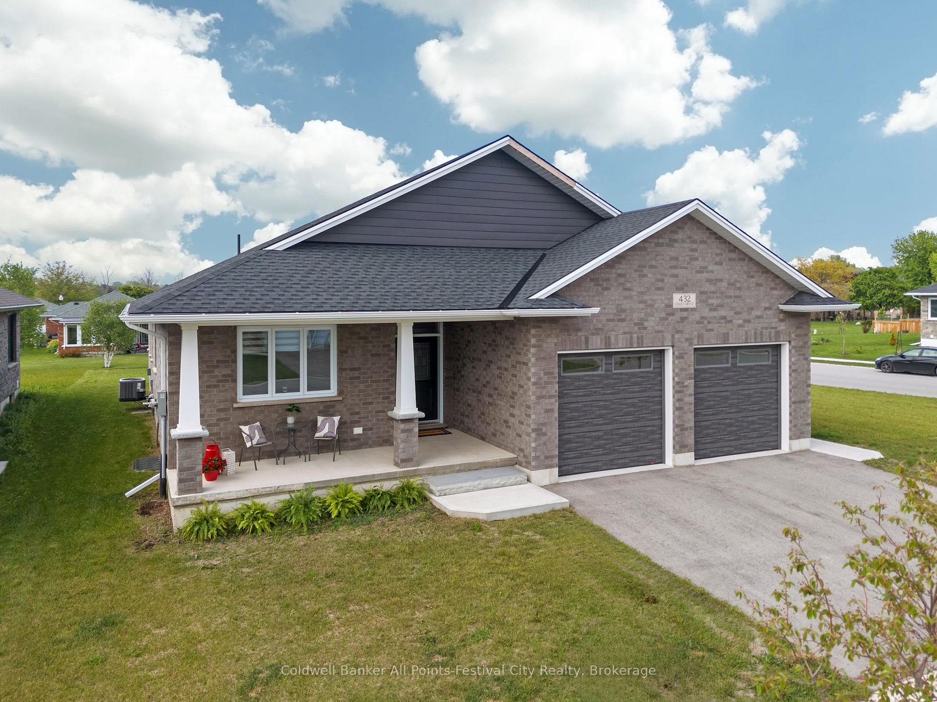 Photo 3 of 432 Coast Drive S, Goderich, Goderich (Town) — HOMEH