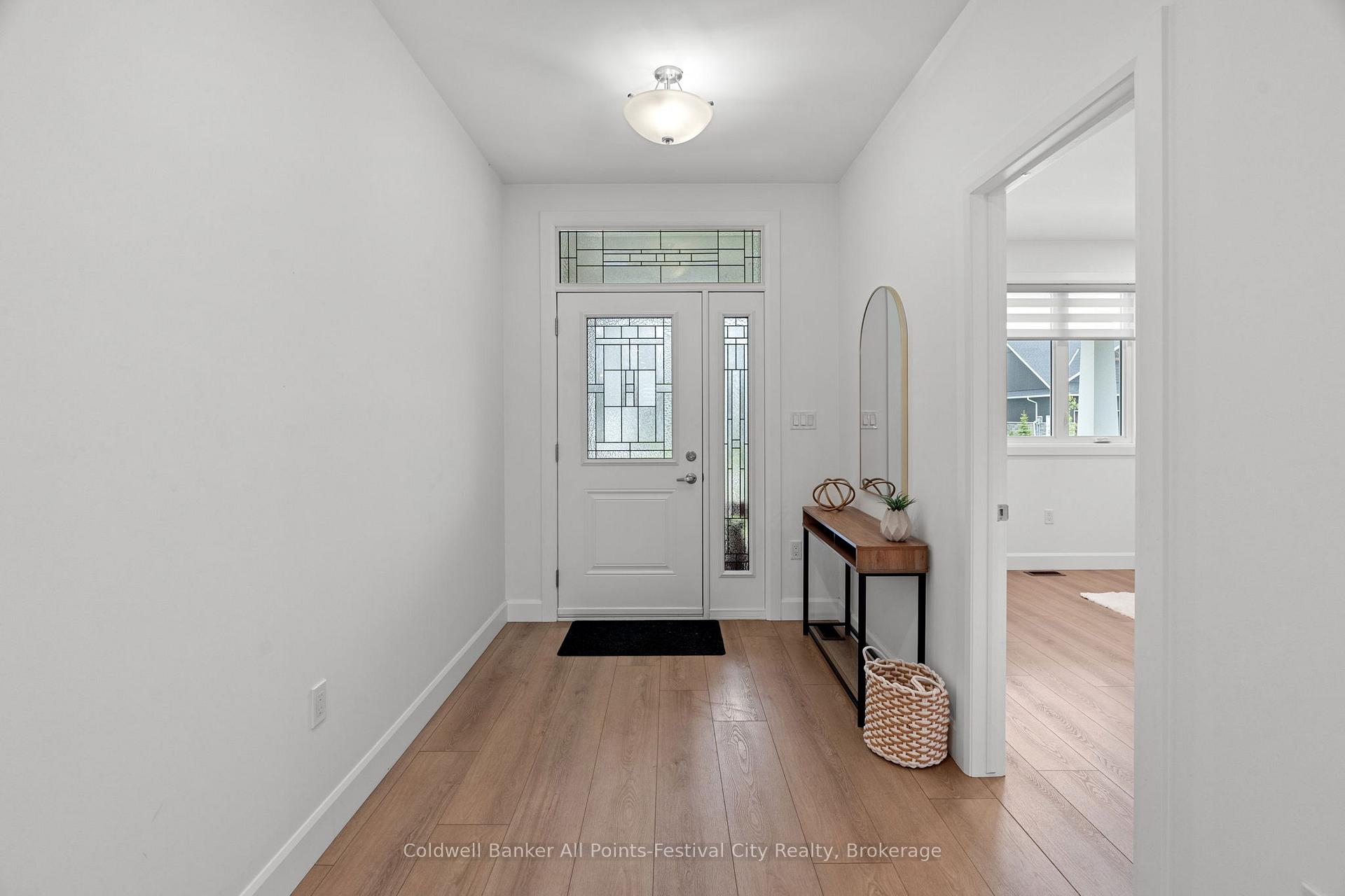Photo 6 of 432 Coast Drive S, Goderich, Goderich (Town) — HOMEH