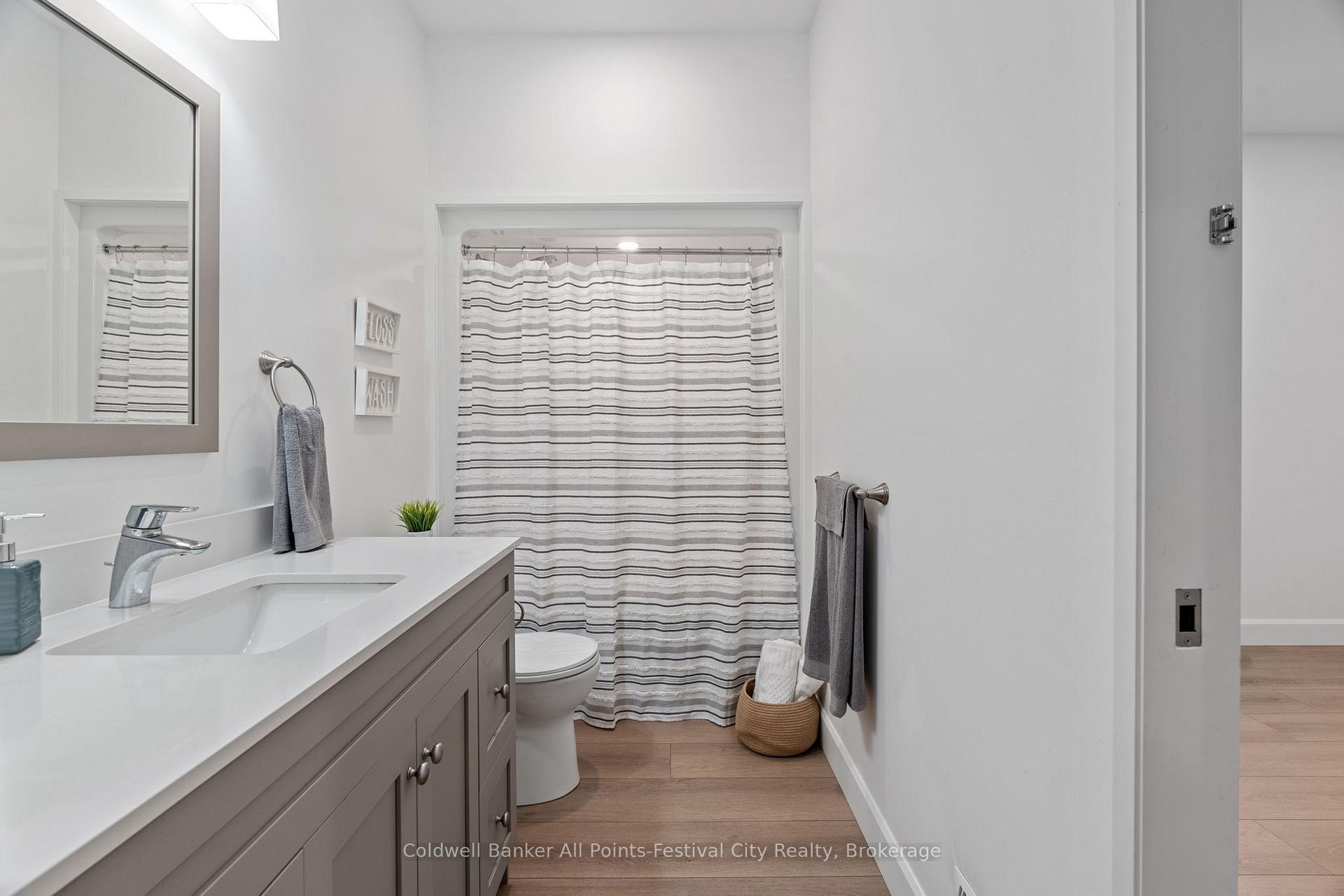 Photo 10 of 432 Coast Drive S, Goderich, Goderich (Town) — HOMEH