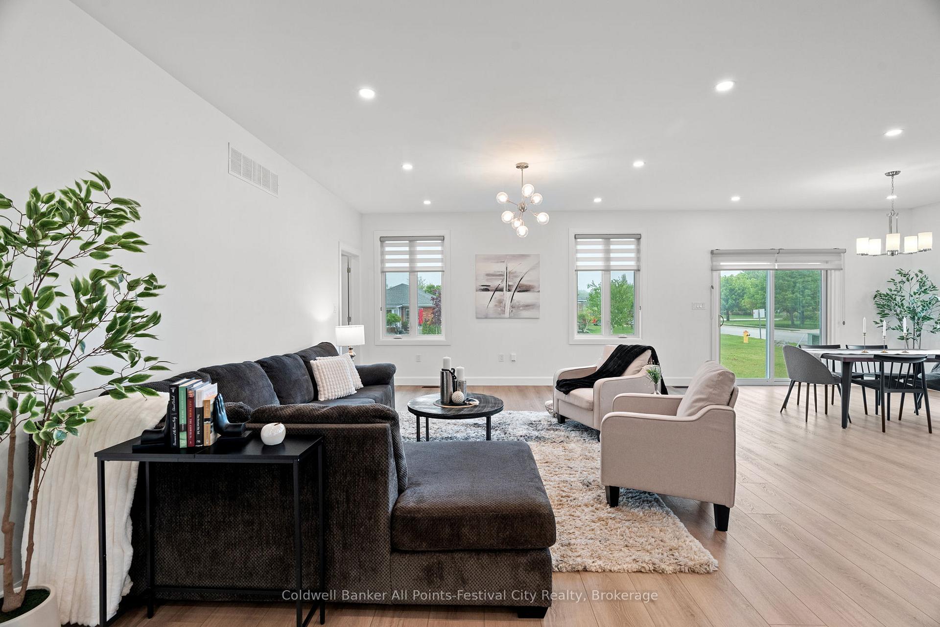 Photo 18 of 432 Coast Drive S, Goderich, Goderich (Town) — HOMEH