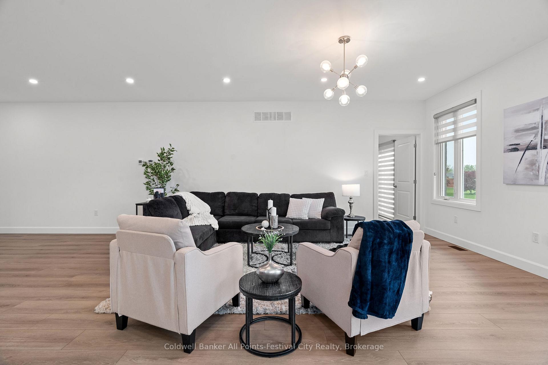 Photo 17 of 432 Coast Drive S, Goderich, Goderich (Town) — HOMEH