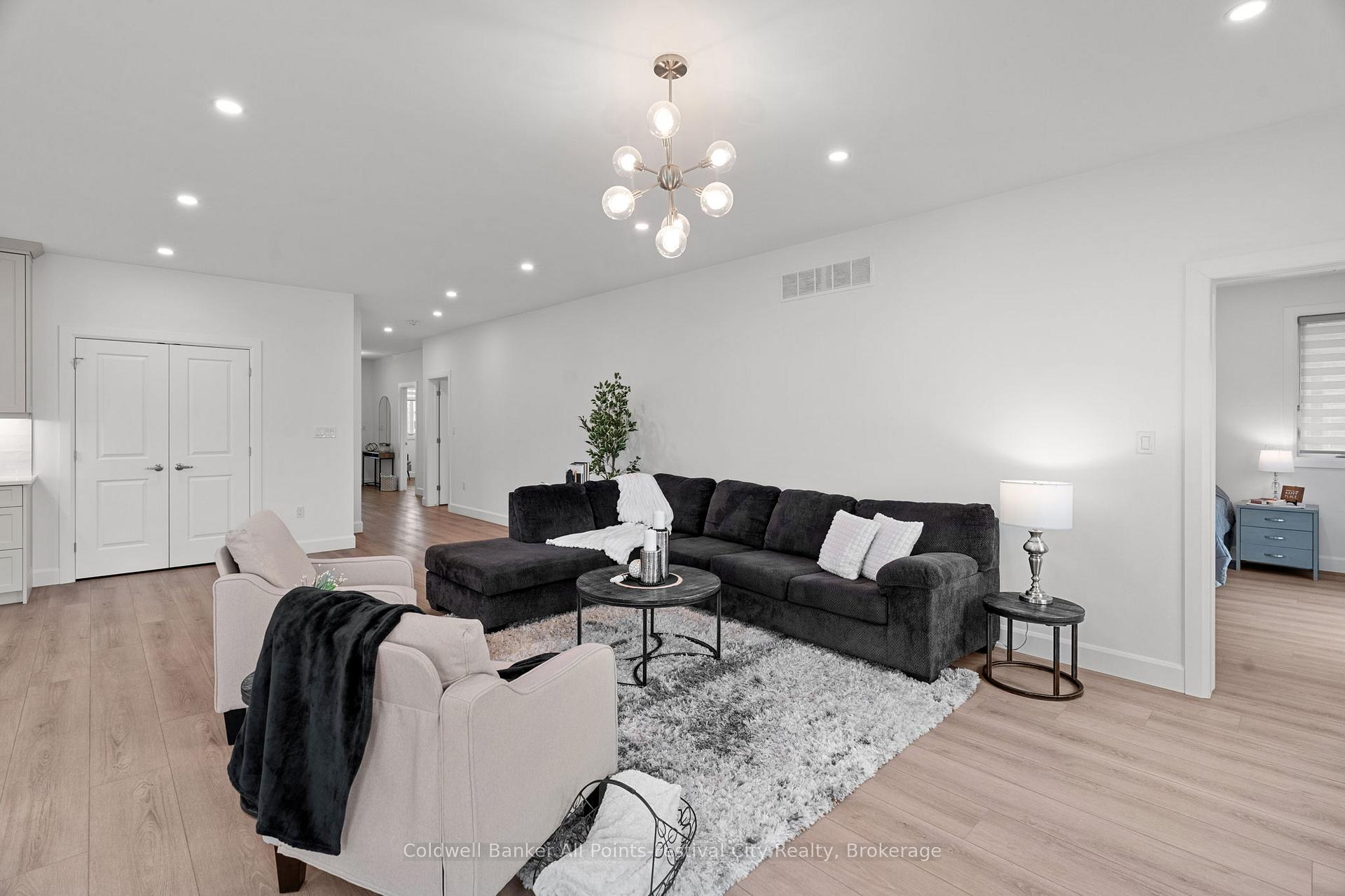 Photo 21 of 432 Coast Drive S, Goderich, Goderich (Town) — HOMEH