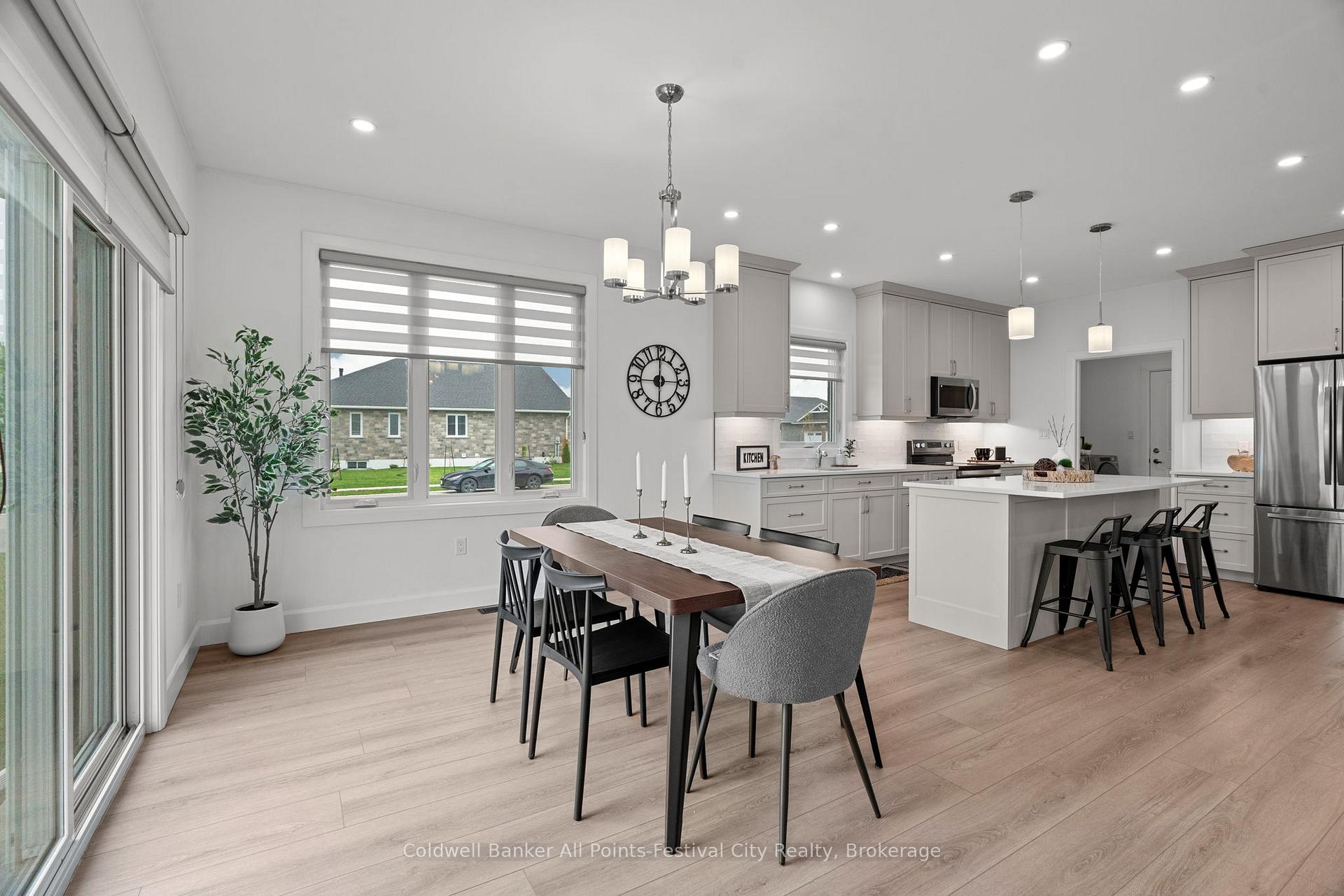 Photo 23 of 432 Coast Drive S, Goderich, Goderich (Town) — HOMEH