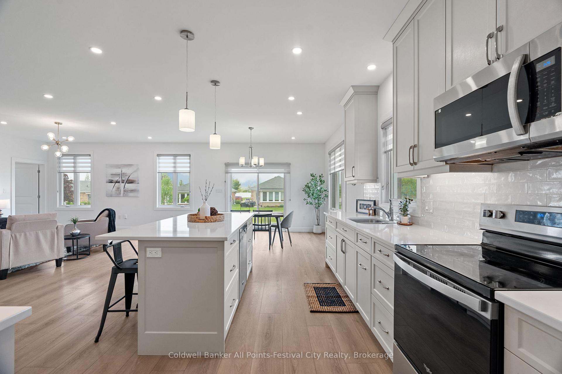 Photo 30 of 432 Coast Drive S, Goderich, Goderich (Town) — HOMEH