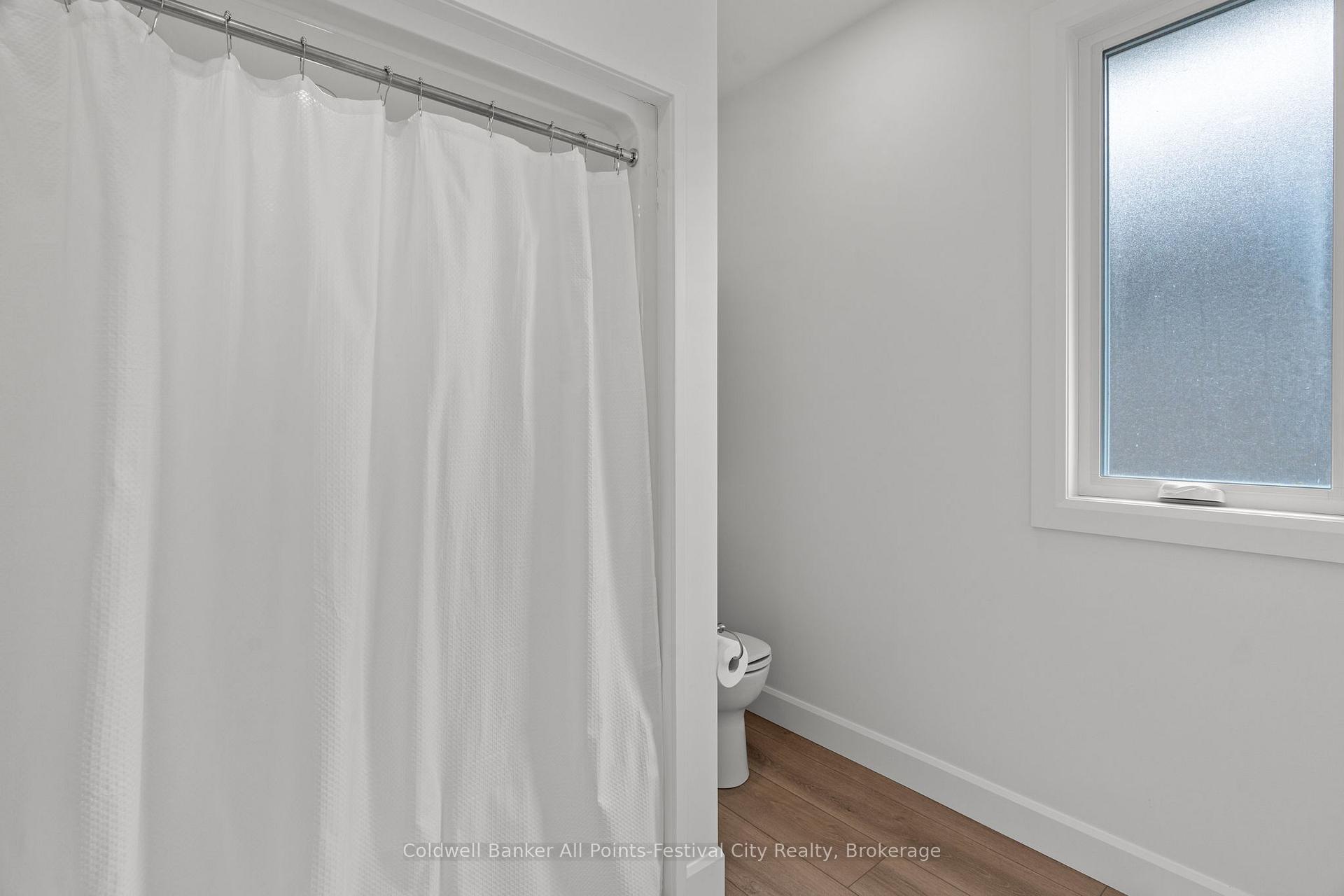 Photo 37 of 432 Coast Drive S, Goderich, Goderich (Town) — HOMEH