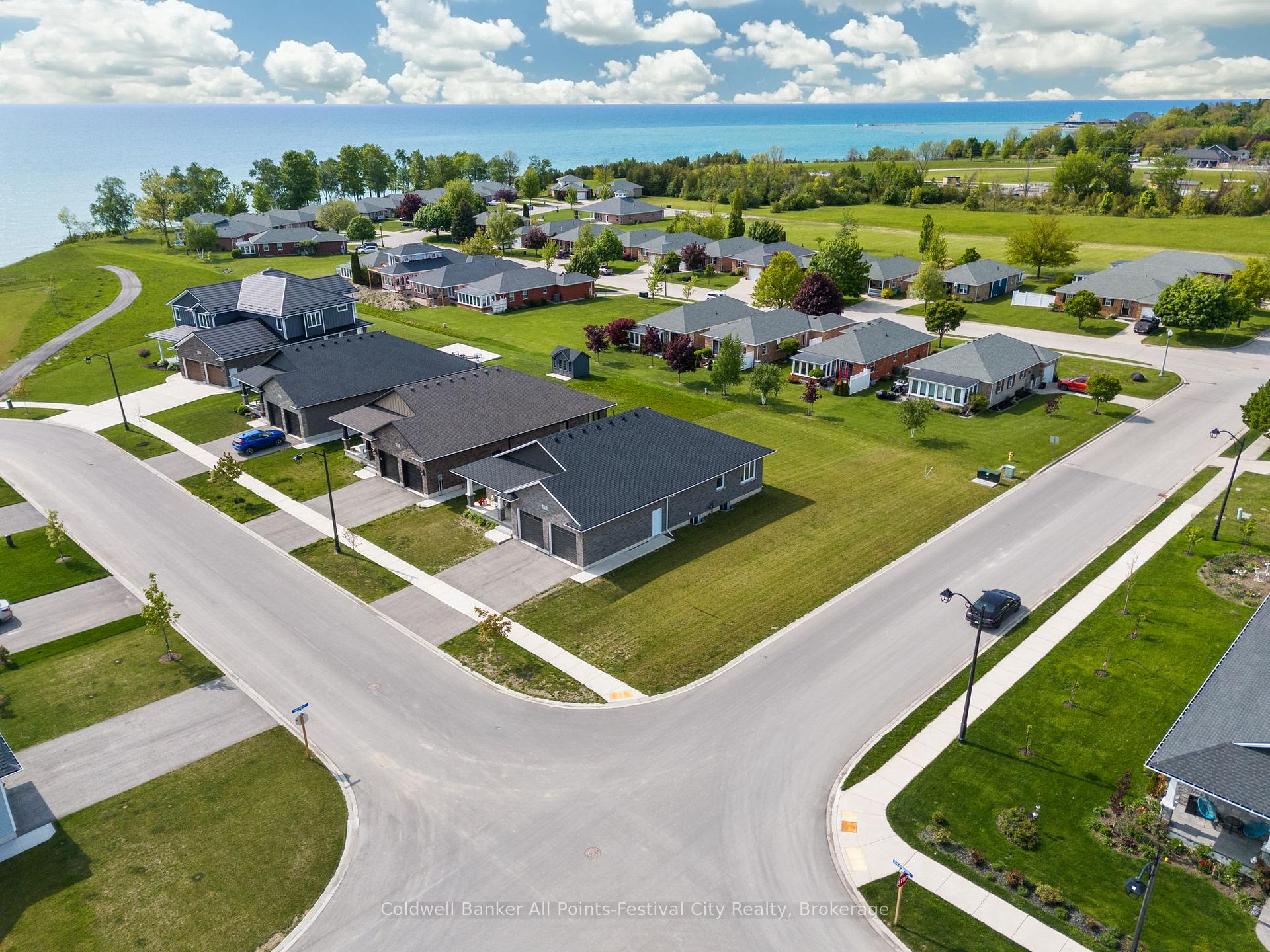 Photo 47 of 432 Coast Drive S, Goderich, Goderich (Town) — HOMEH